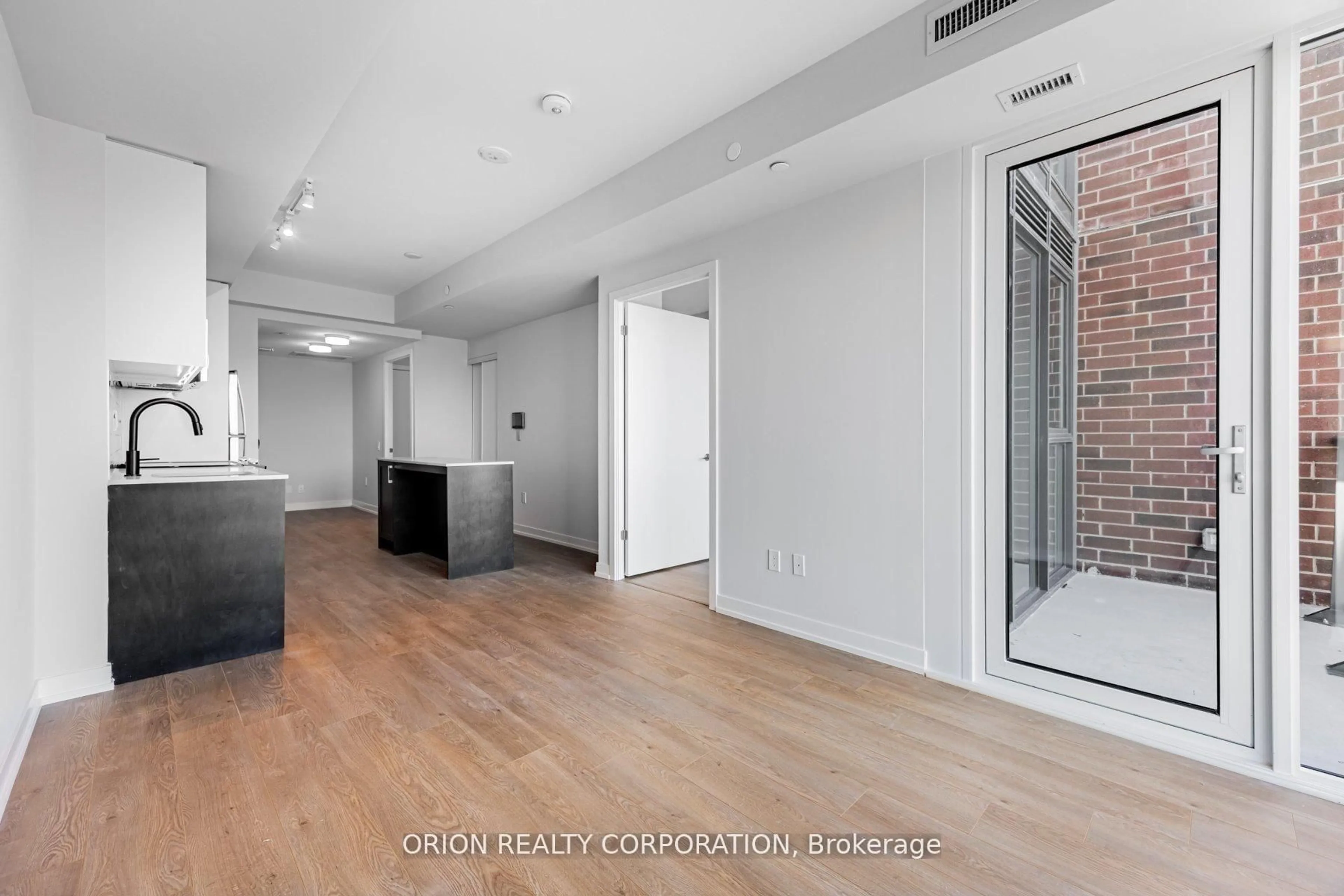 A pic of a room for 201 Brock St #221, Whitby Ontario L1N 4K2