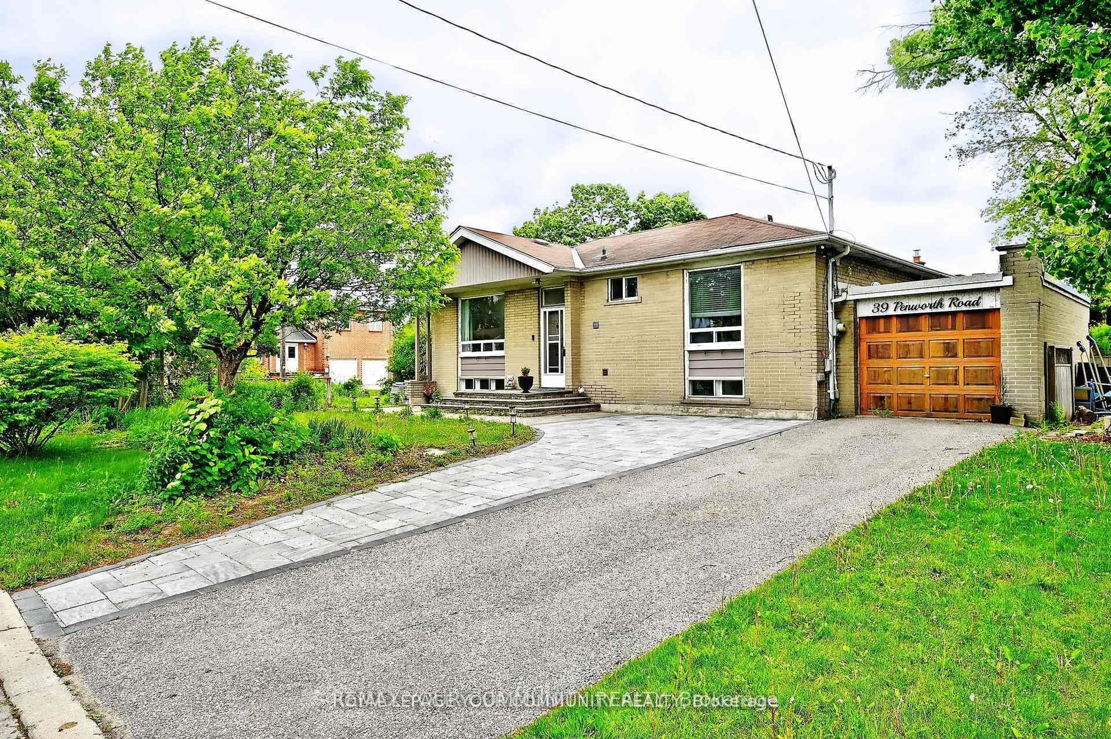 Home with brick exterior material, street for 39 Penworth Rd, Toronto Ontario M1R 4P6
