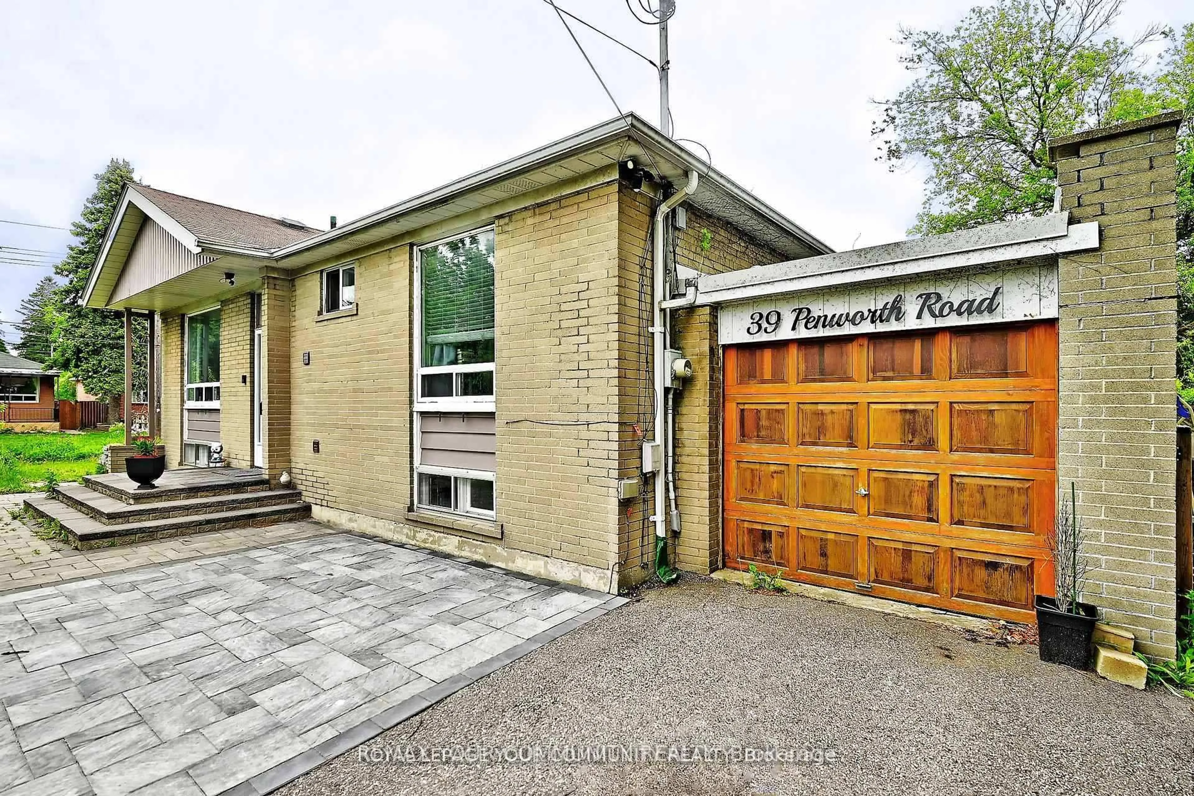 Home with brick exterior material, street for 39 Penworth Rd, Toronto Ontario M1R 4P6