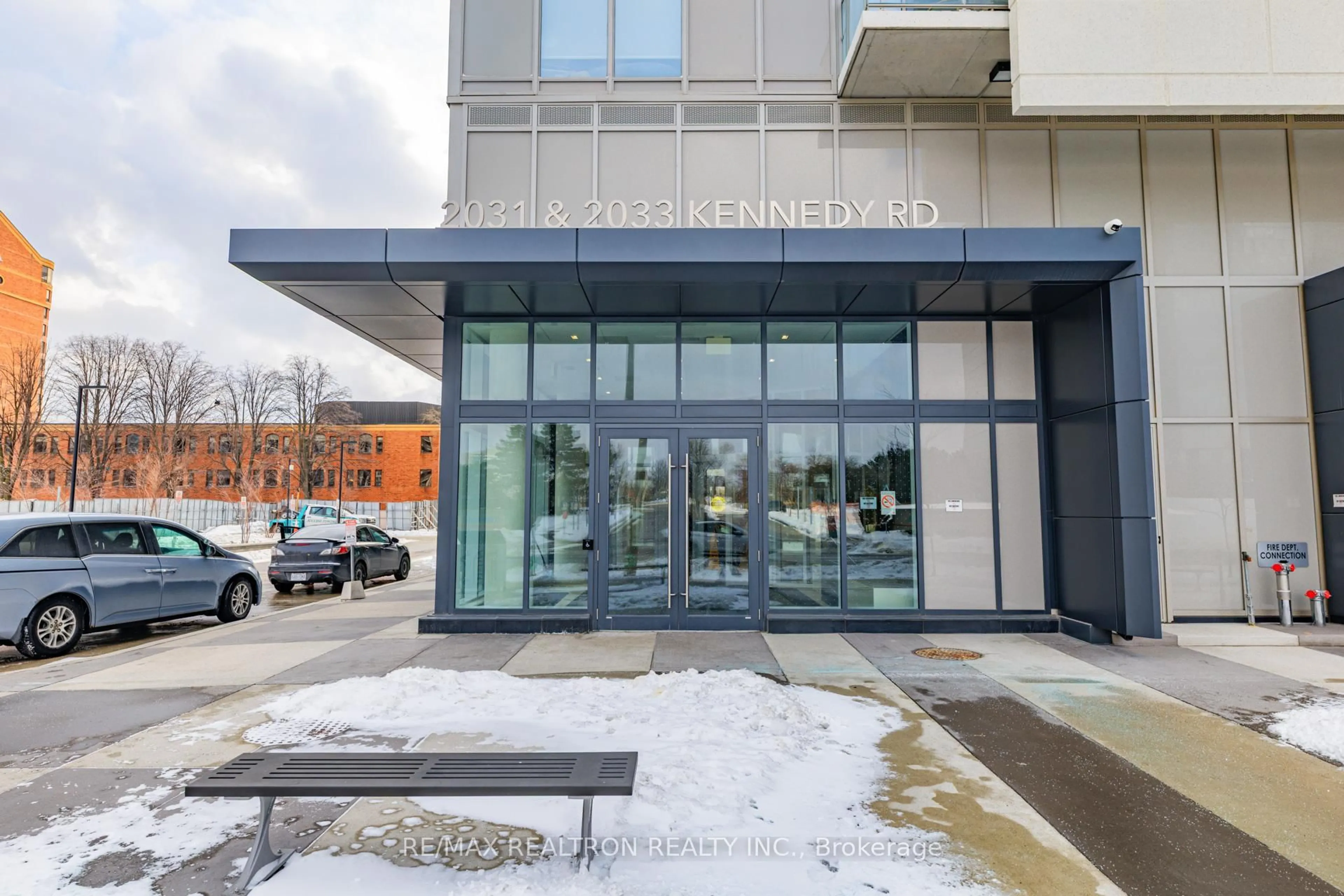 Indoor foyer for 2033 Kennedy Rd #2008, Toronto Ontario M1T 0B9