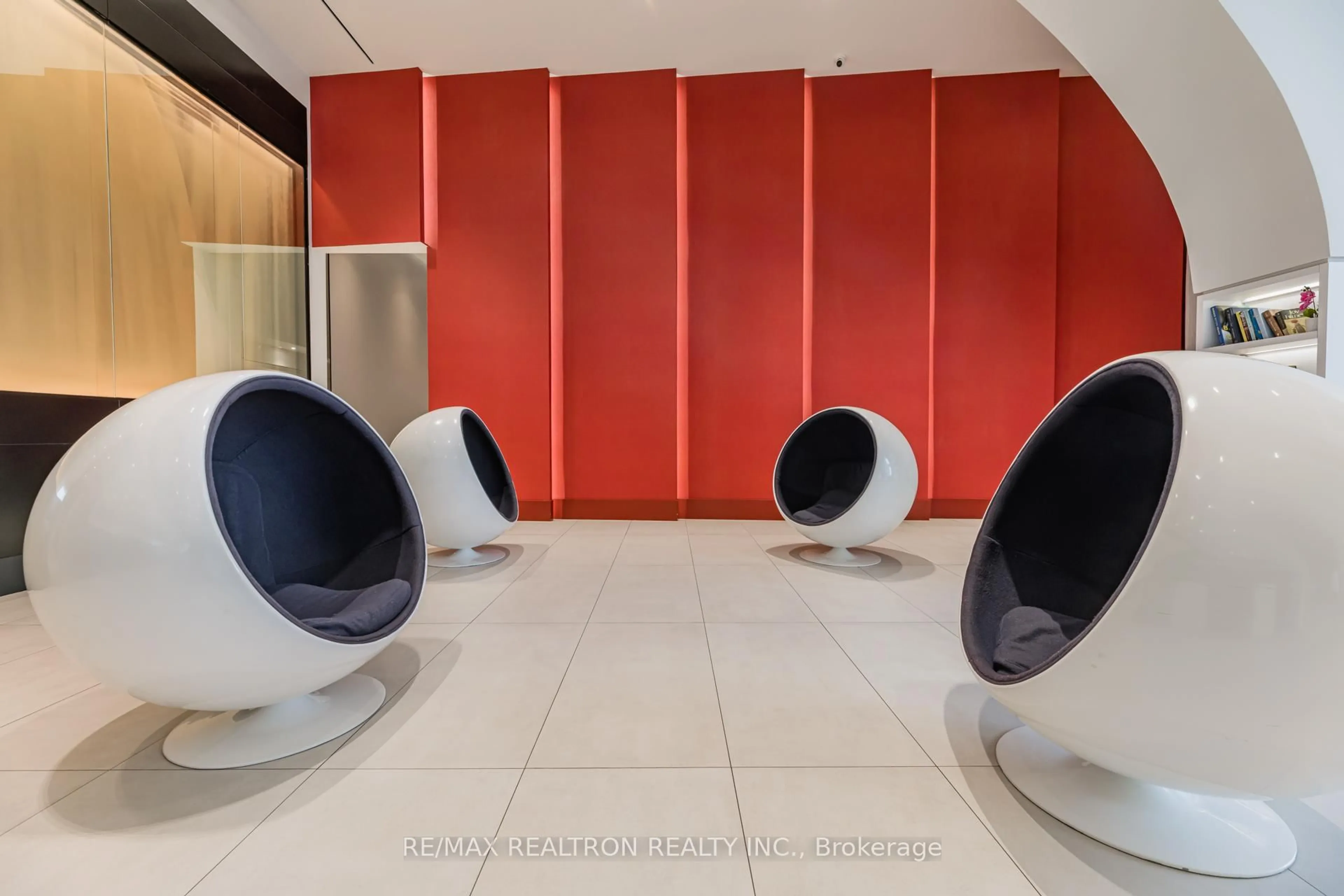 Lobby for 2033 Kennedy Rd #2008, Toronto Ontario M1T 0B9