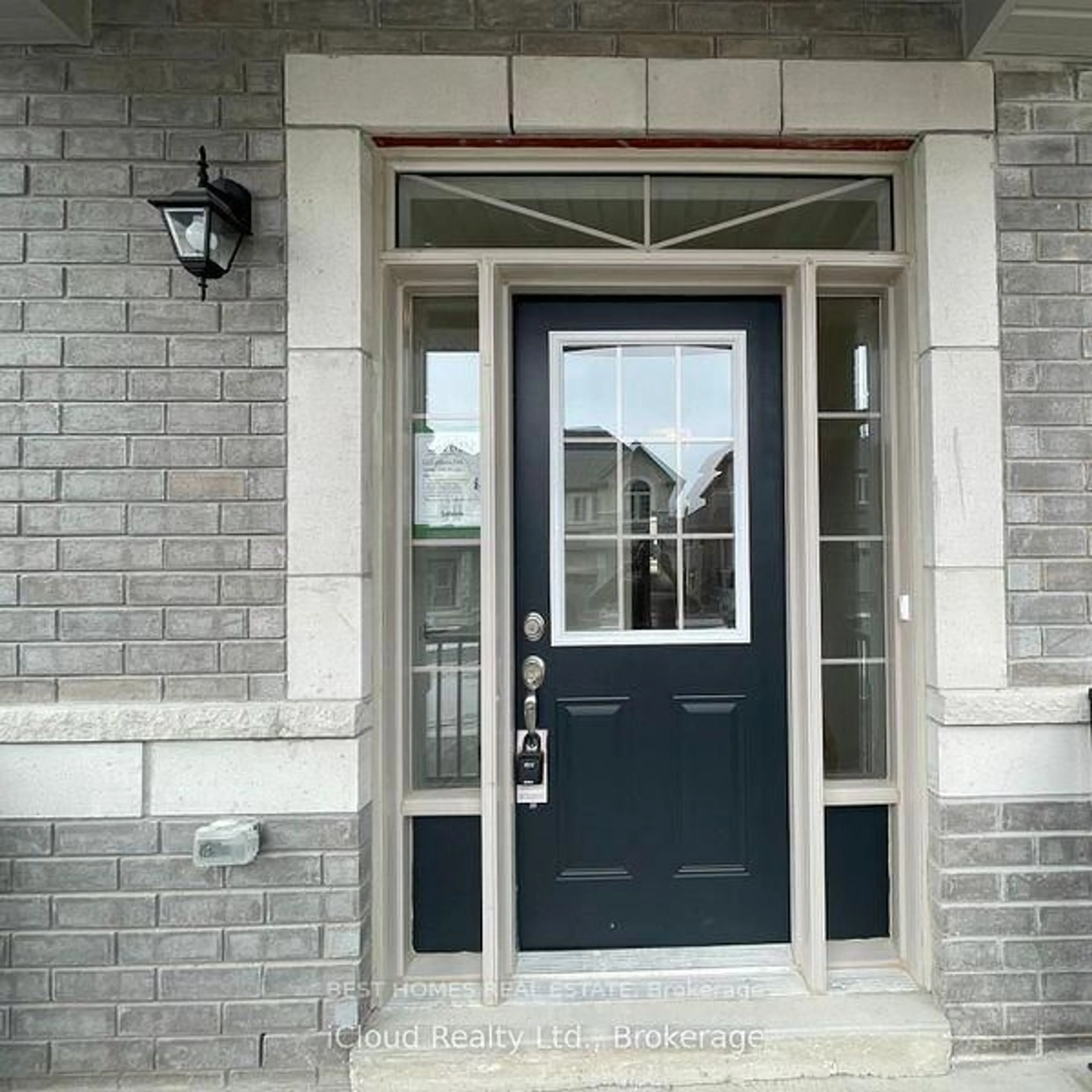 Indoor entryway for 2517 Athena Path, Pickering Ontario L1X 0M4