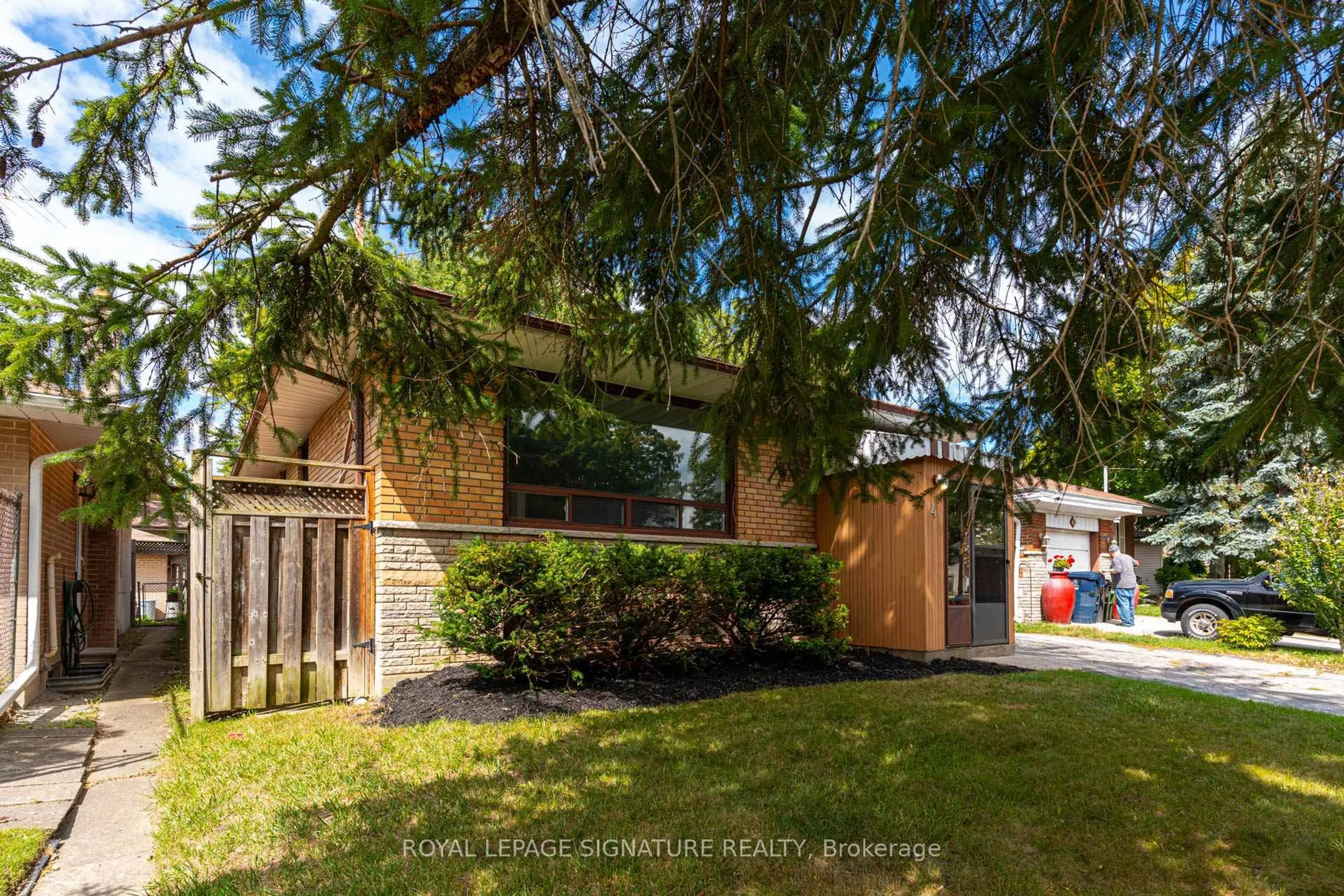 Home with brick exterior material, street for 4 Stillbrook Crt, Toronto Ontario M1E 3W7