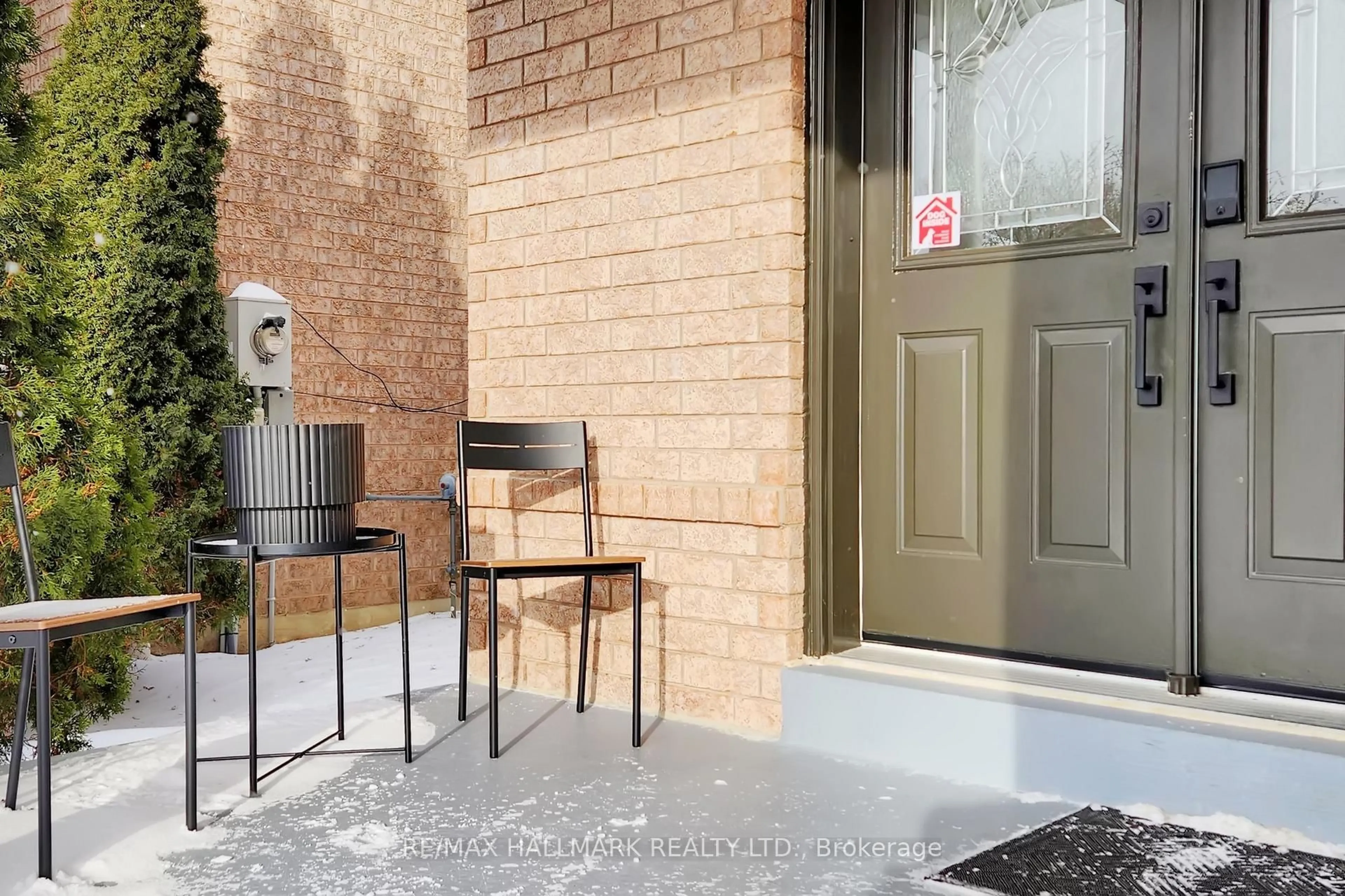 Unknown for 49 Sonley Dr, Whitby Ontario L1R 3B7