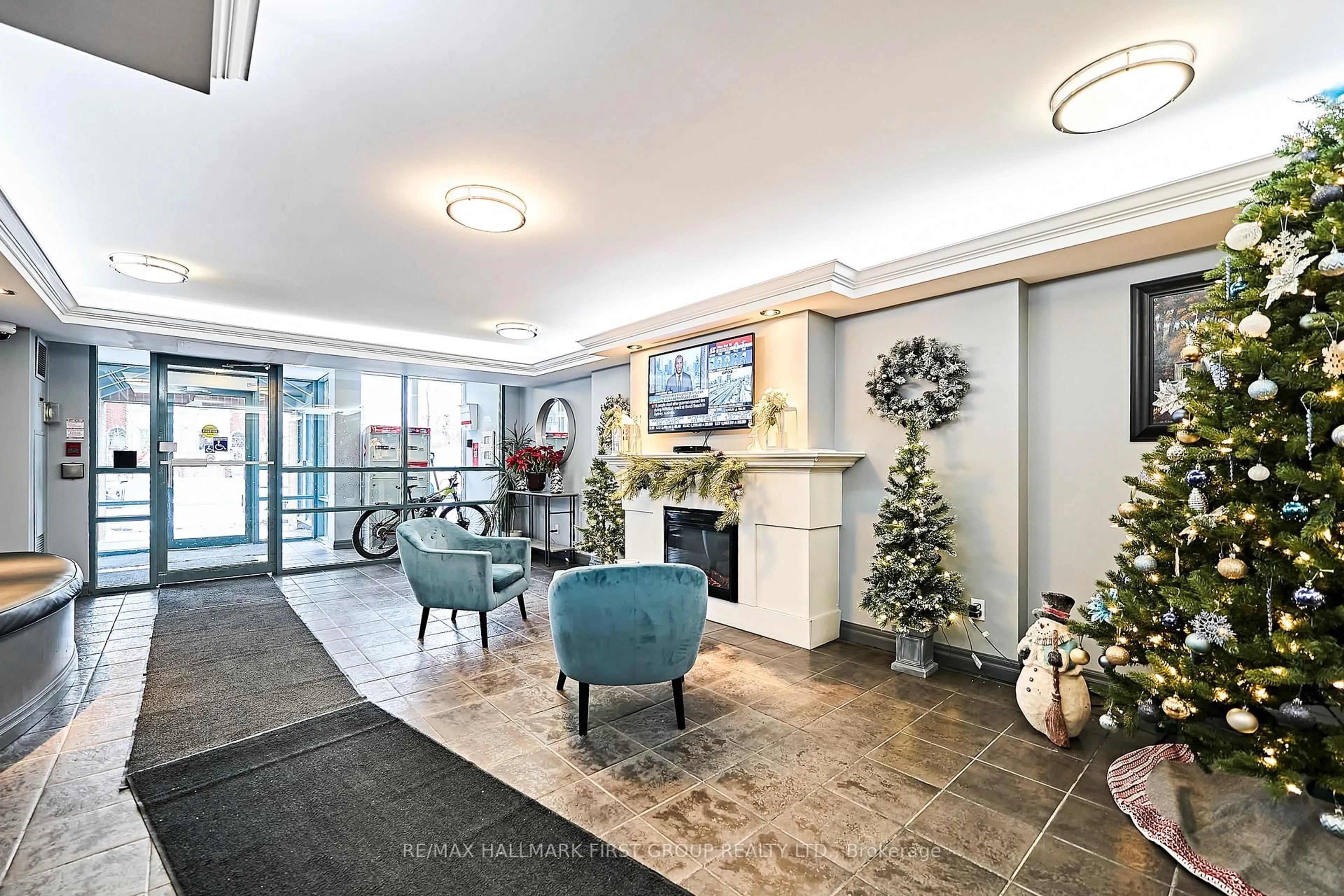 Indoor foyer for 1625 Pickering Pkwy #801, Pickering Ontario L1V 6Z6