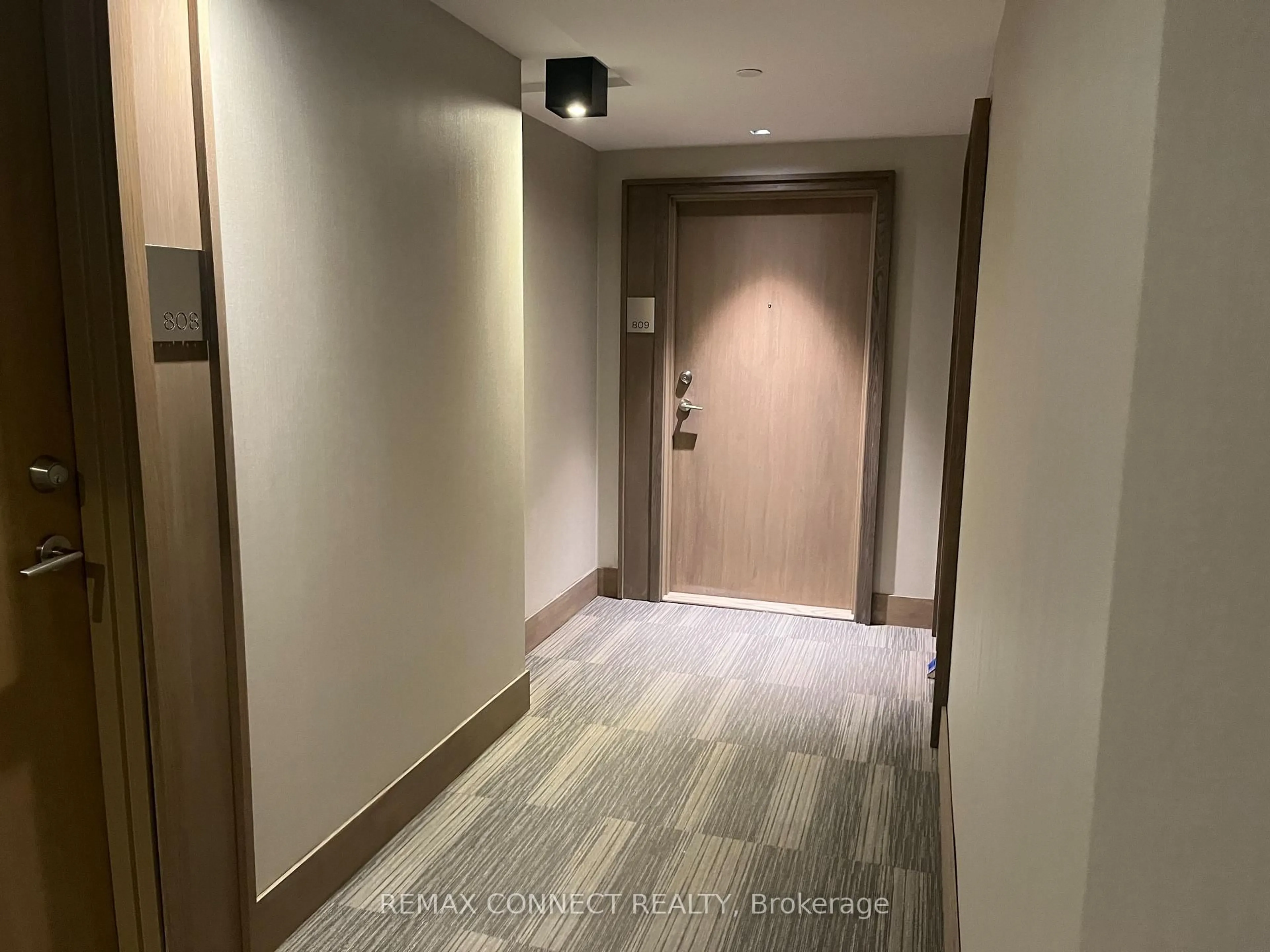 Indoor foyer for 1255 Bayly St #809, Pickering Ontario L1W 0C3