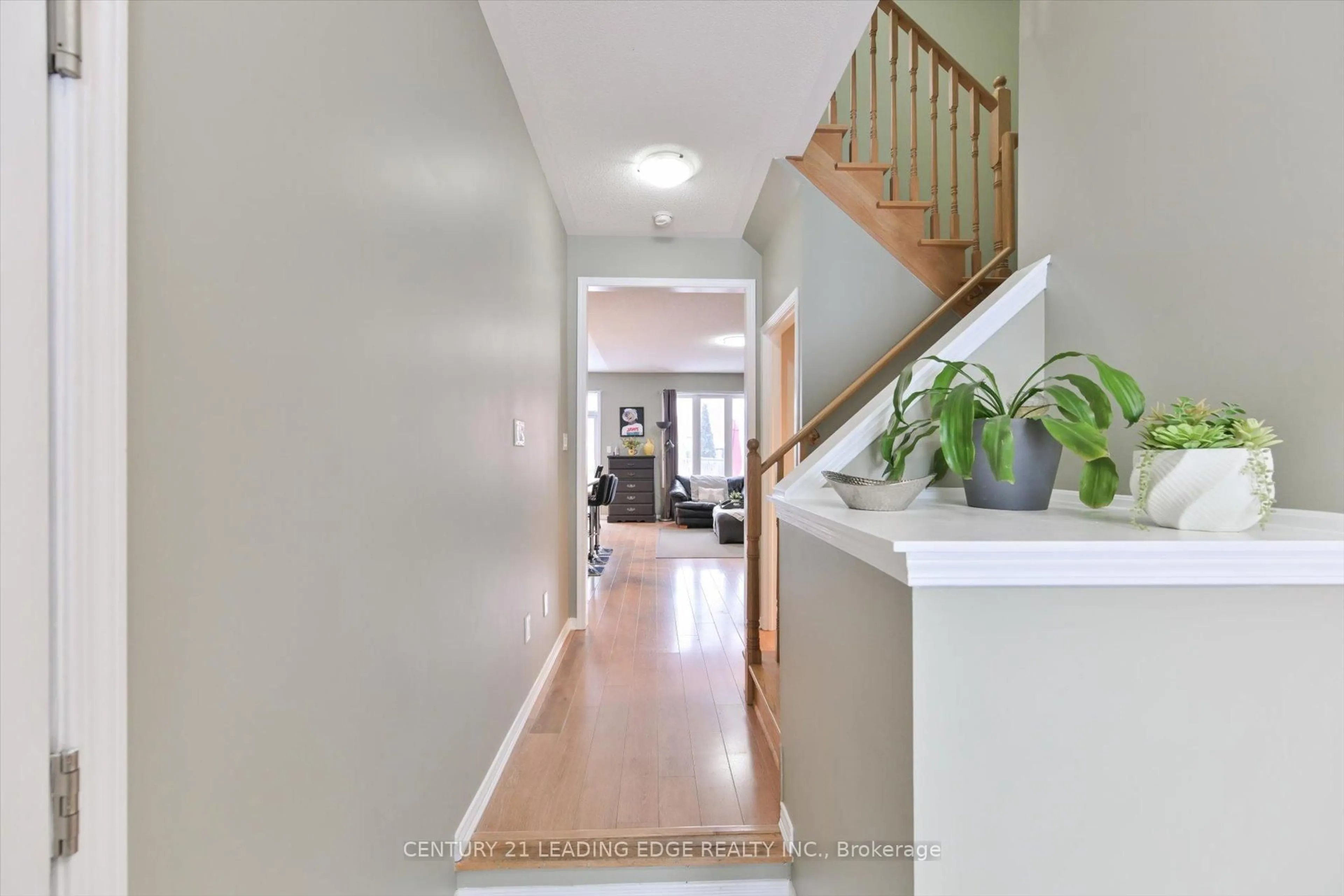 Indoor entryway for 3 Hadleigh Way, Whitby Ontario L1M 0L4