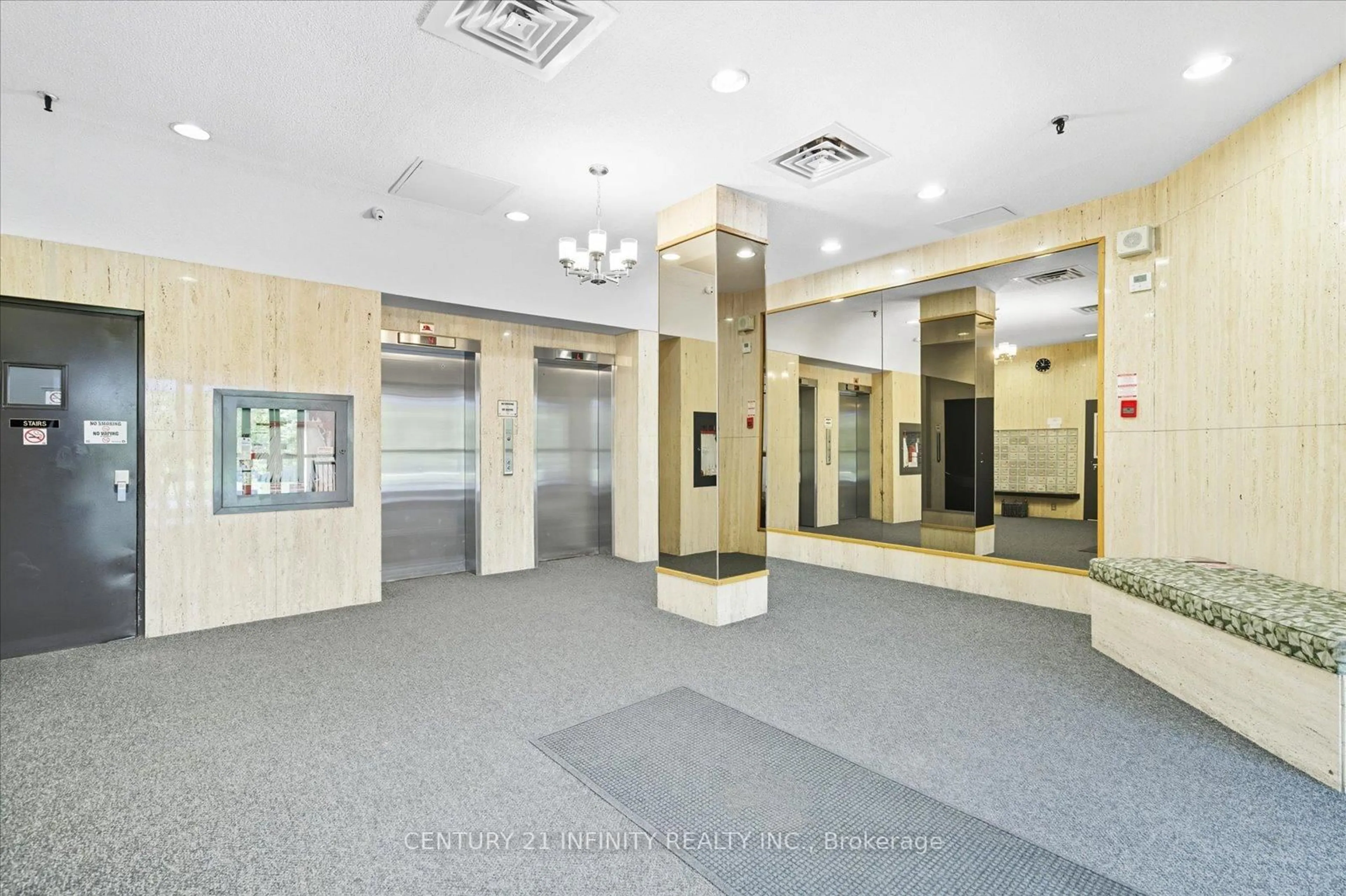 Indoor foyer for 50 Richmond St #635, Oshawa Ontario L1G 7C7