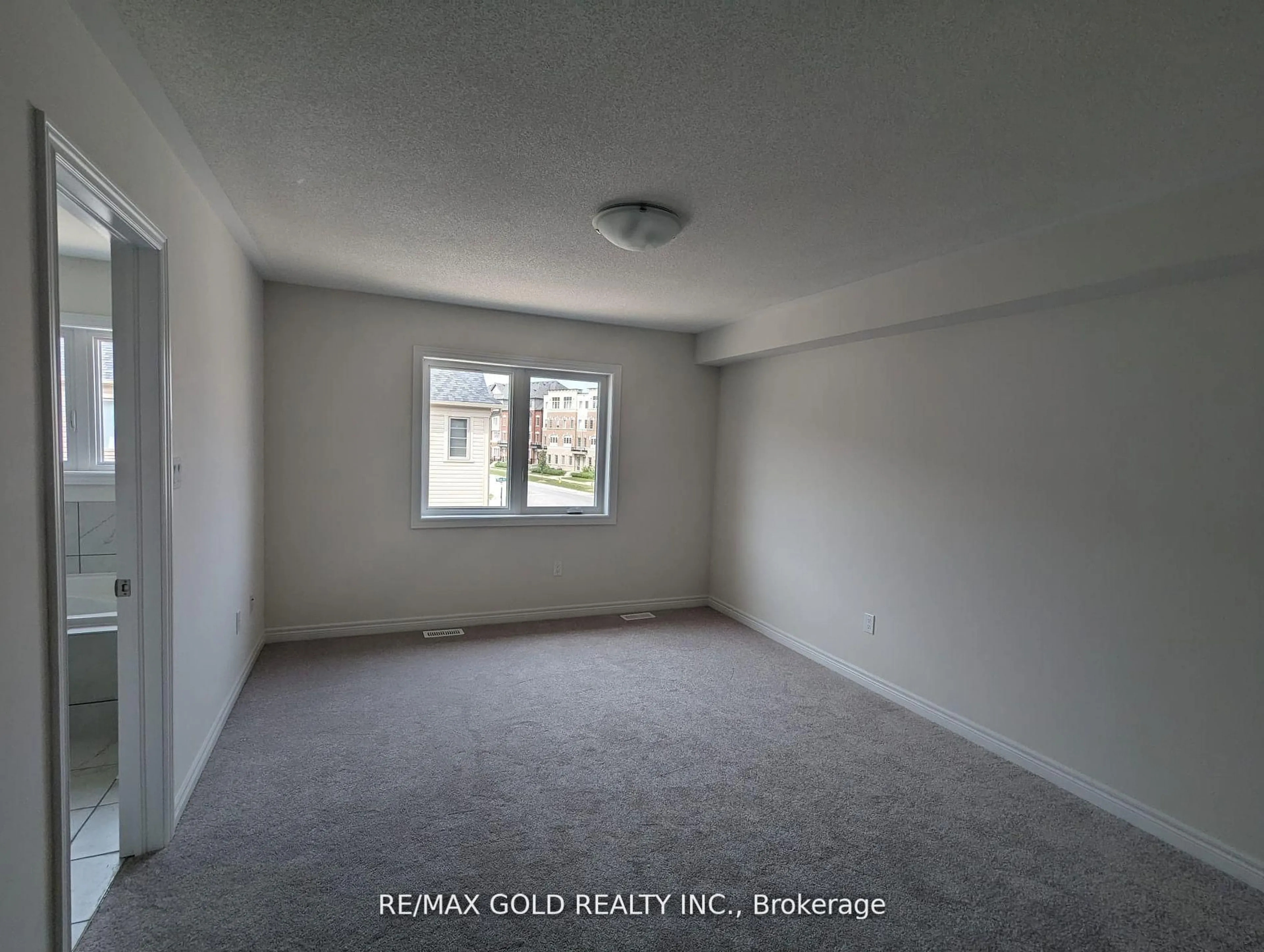 A pic of a room for 46 Bayardo Dr, Oshawa Ontario L1L 0V2