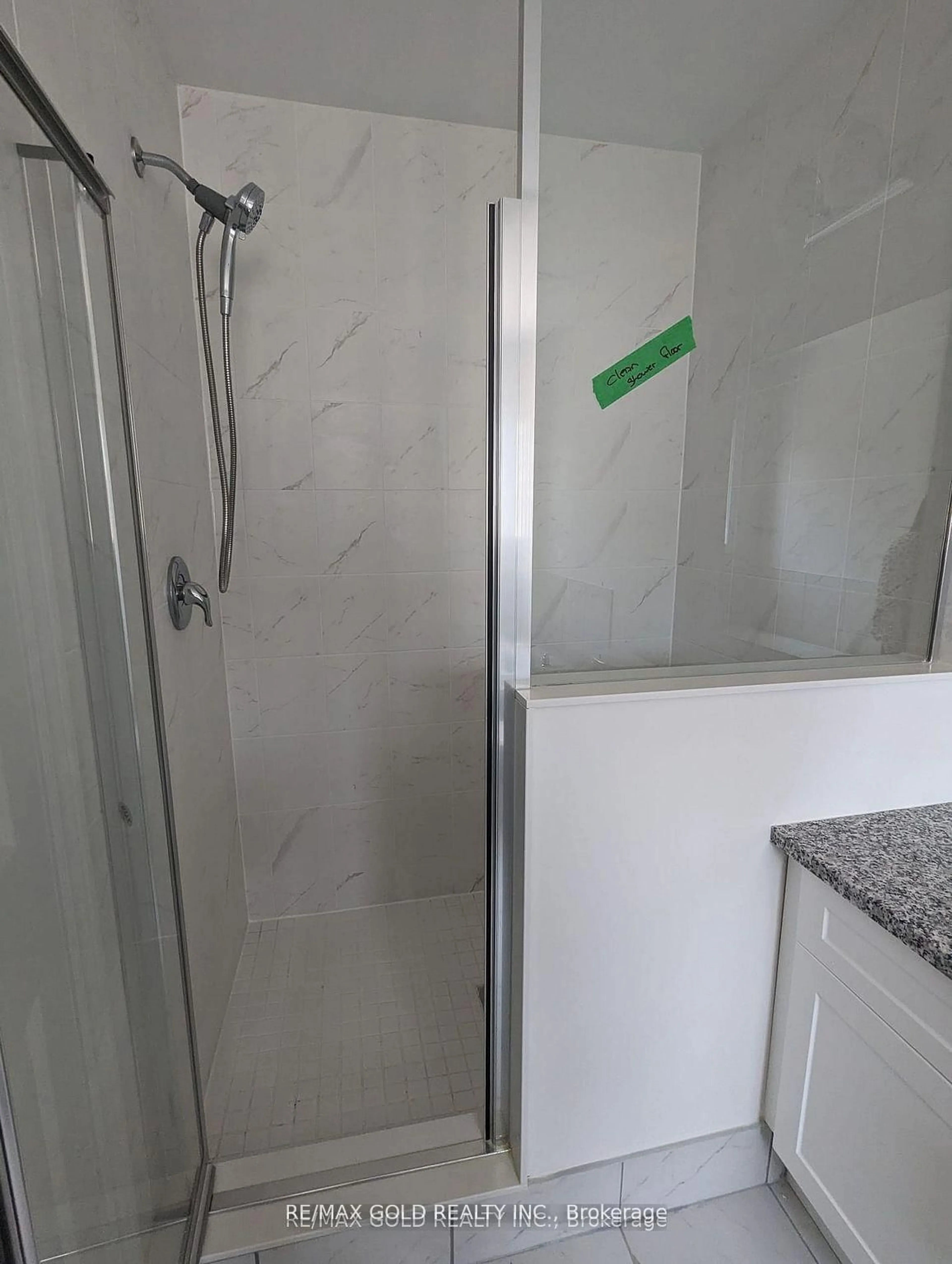 Standard bathroom, unknown for 46 Bayardo Dr, Oshawa Ontario L1L 0V2