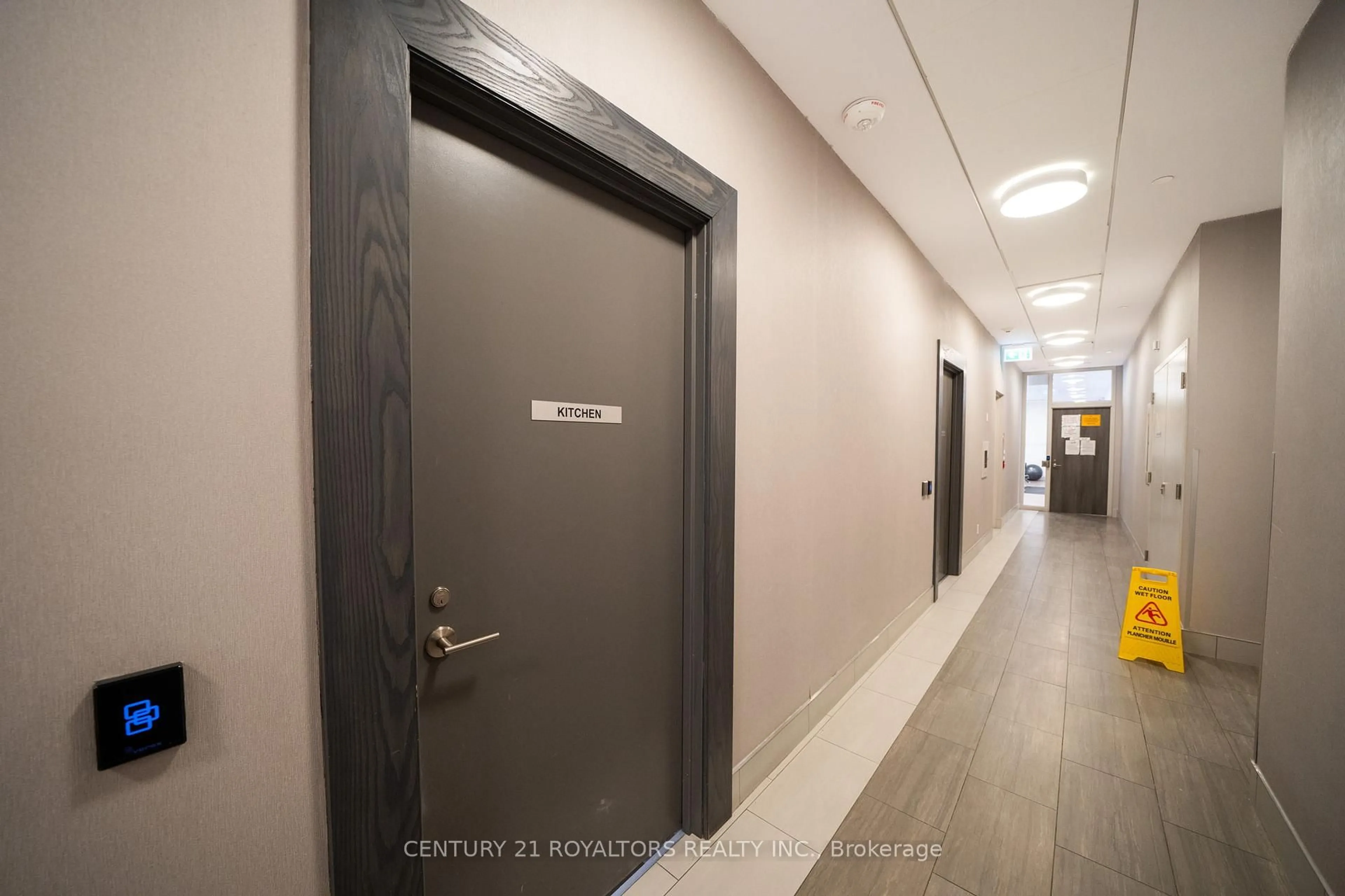 Indoor foyer for 1346 Danforth Rd #811, Toronto Ontario M1J 0A9