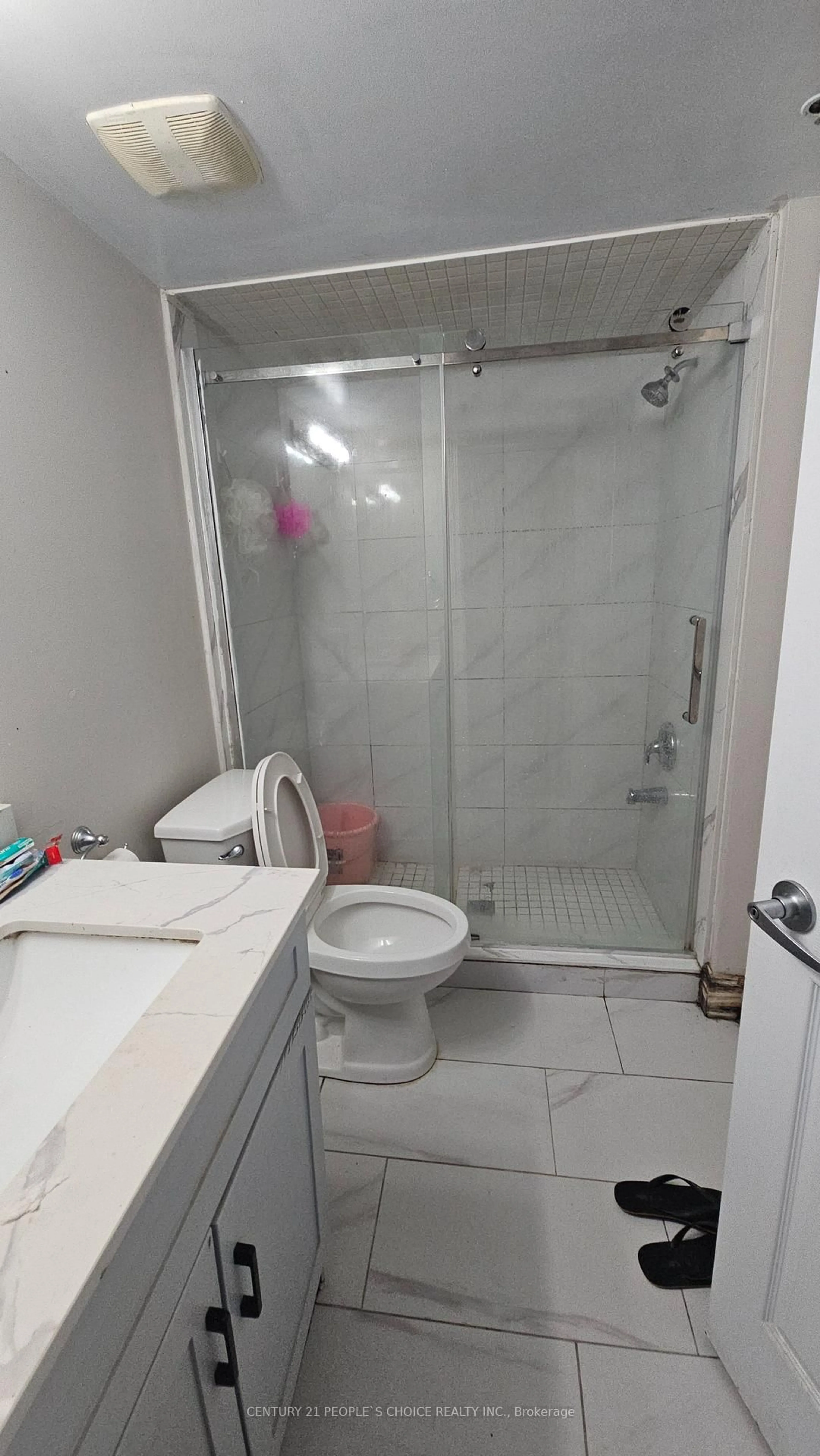 Standard bathroom, floor is not visible for 5235 Finch Ave #420, Toronto Ontario M1S 5X3