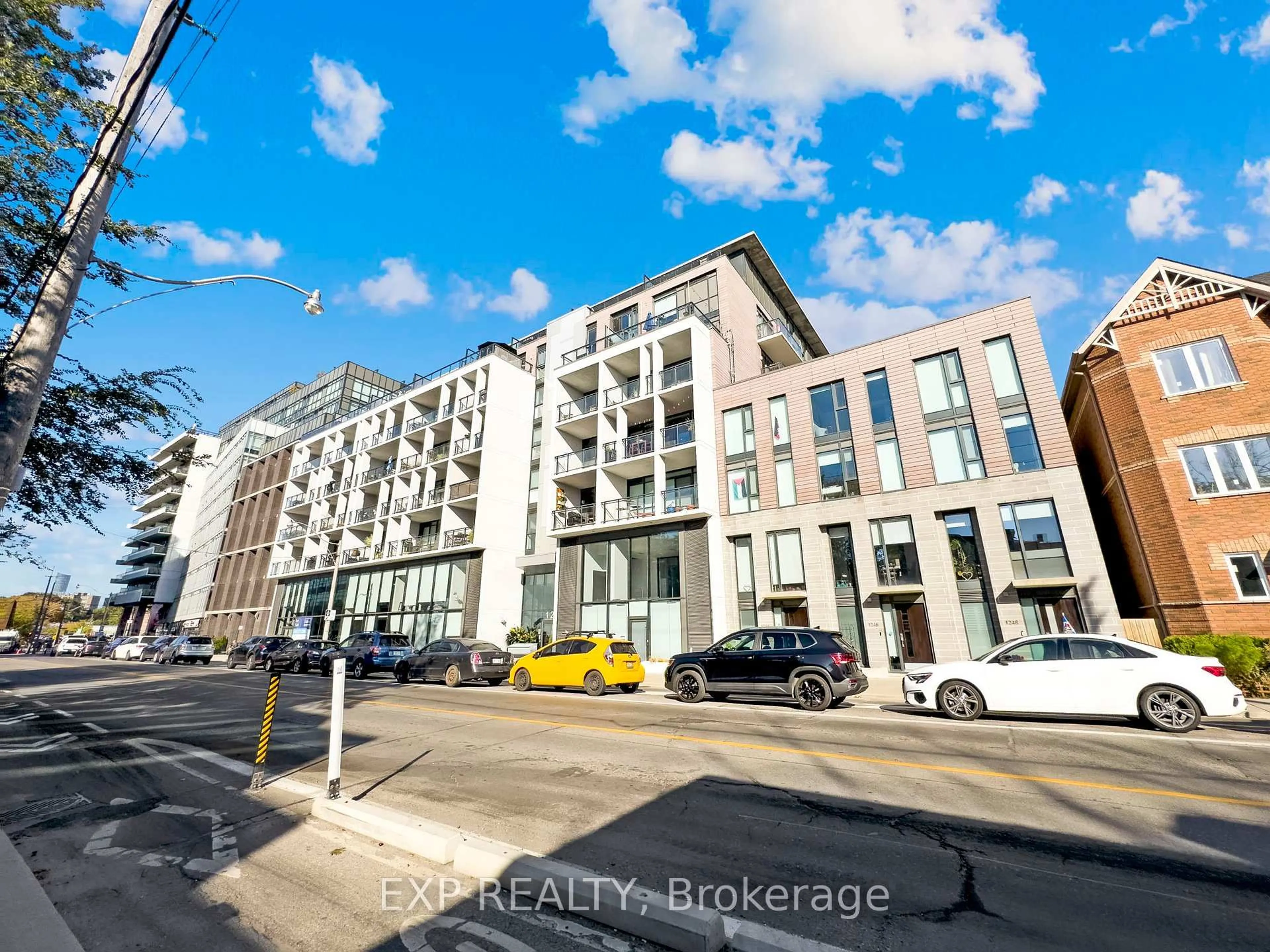 A pic from outside/outdoor area/front of a property/back of a property/a pic from drone, unknown for 1238 Dundas St St #804, Toronto Ontario M4M 0C6