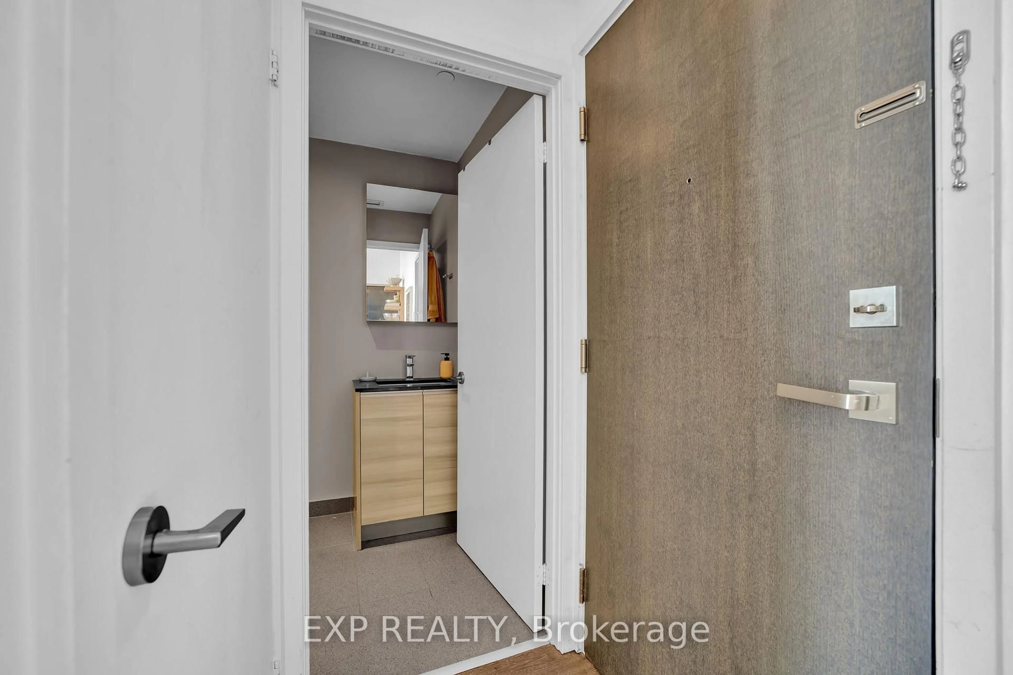 Unknown for 1238 Dundas St St #804, Toronto Ontario M4M 0C6