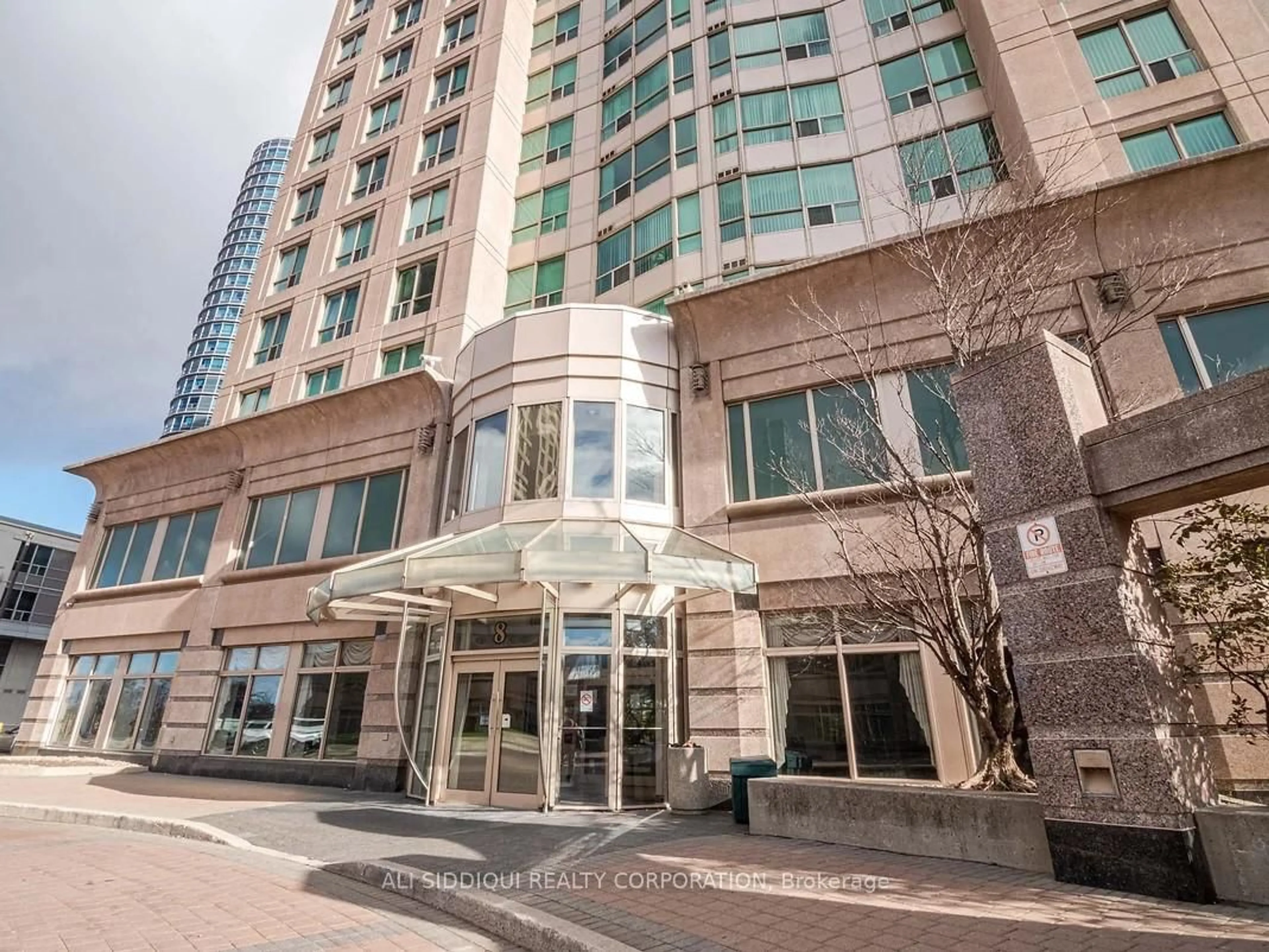 Indoor foyer for 8 Lee Centre Dr #1513, Toronto Ontario M1H 3H8