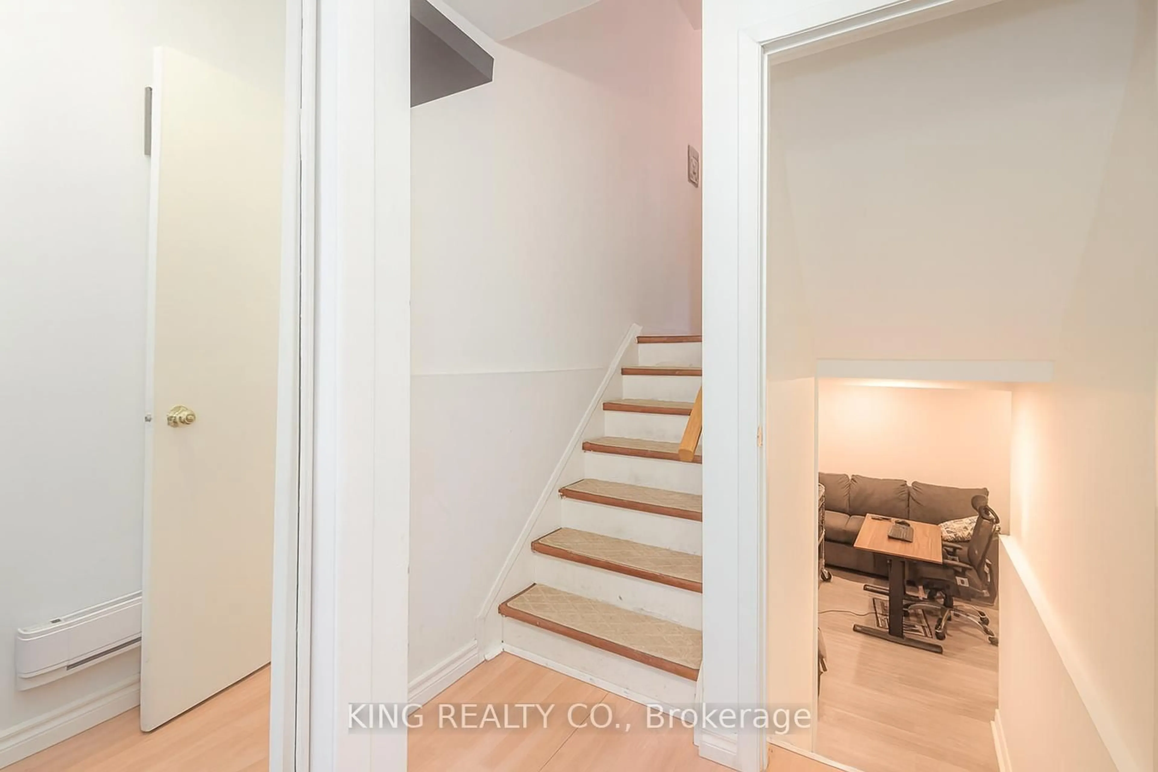 Indoor entryway for 351 Military Tr #1, Toronto Ontario M1E 4E5