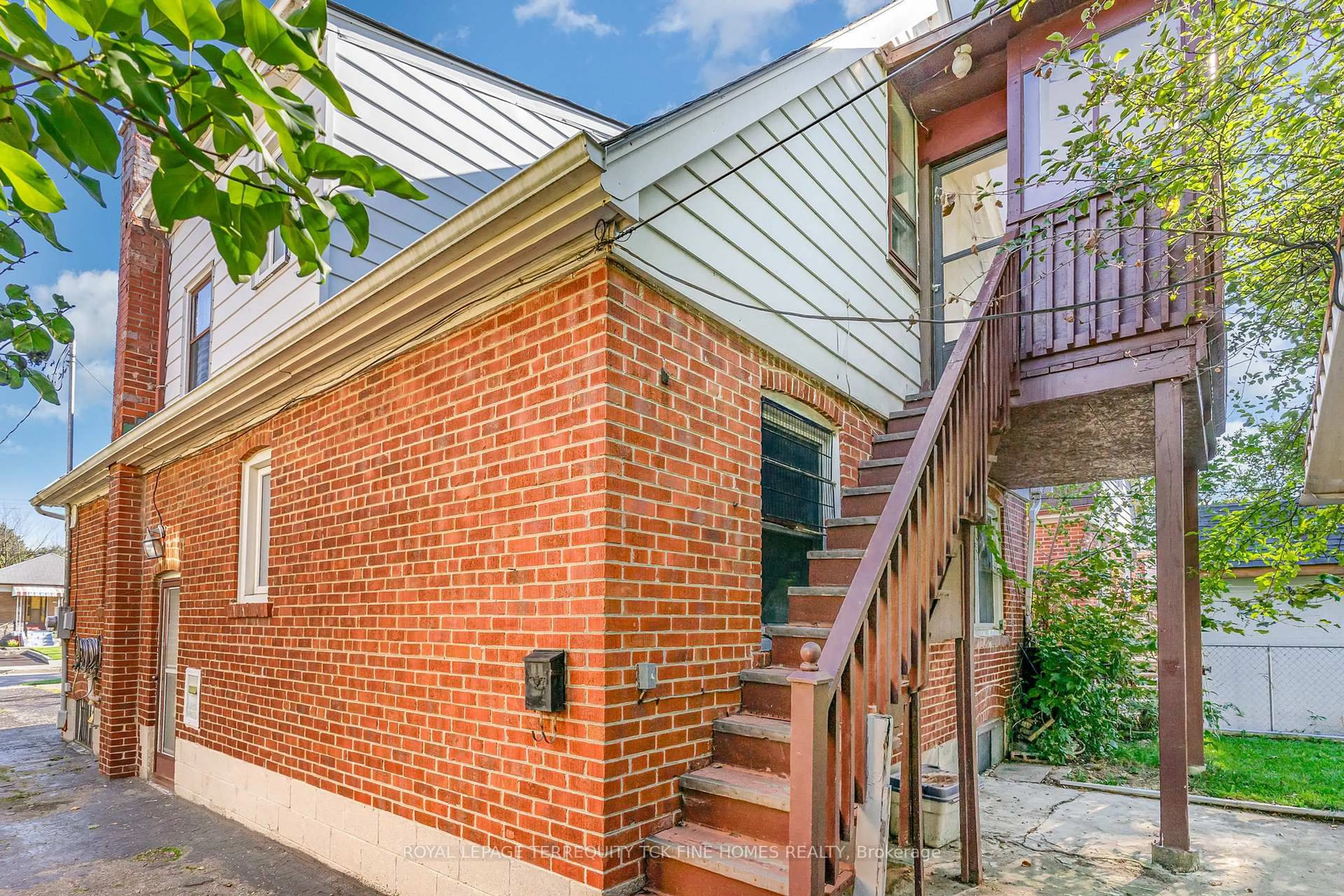 Home with brick exterior material, street for 28 Lynvalley Cres, Toronto Ontario M1R 2V3