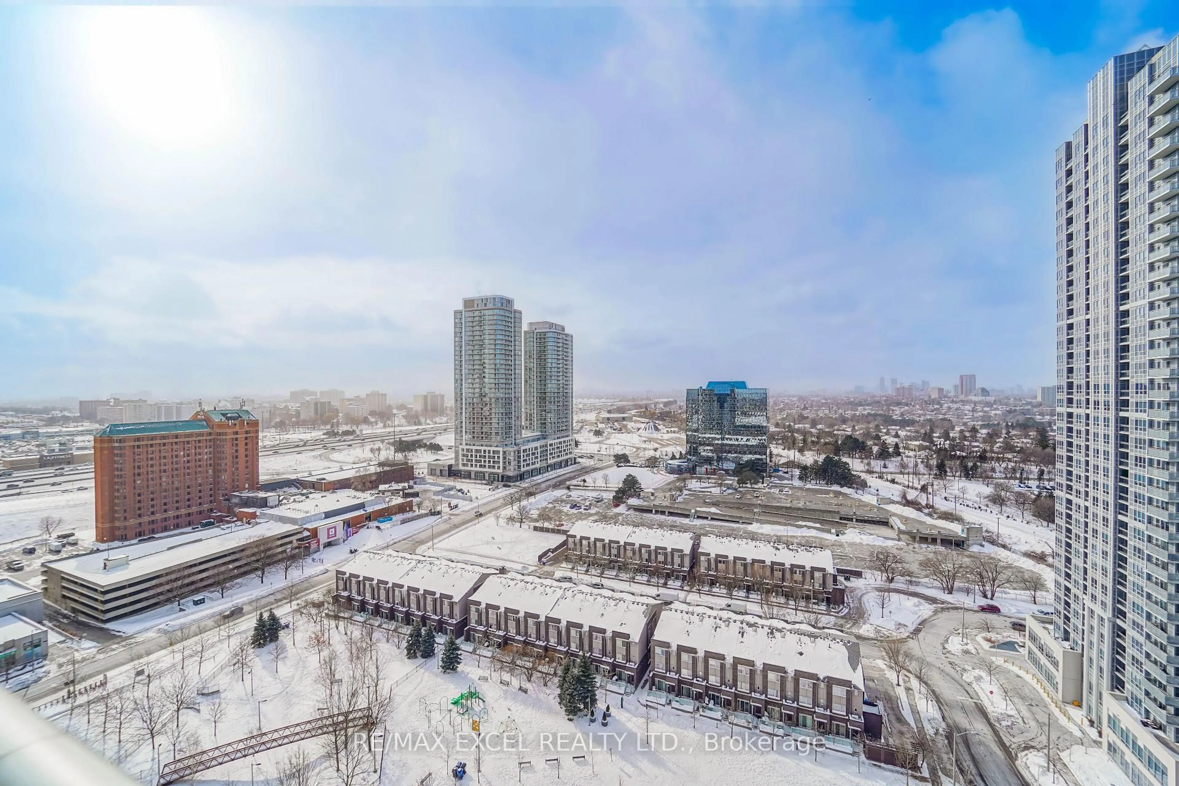 A pic from outside/outdoor area/front of a property/back of a property/a pic from drone, city buildings view from balcony for 181 Village Green Sq #2118, Toronto Ontario M1S 0K6