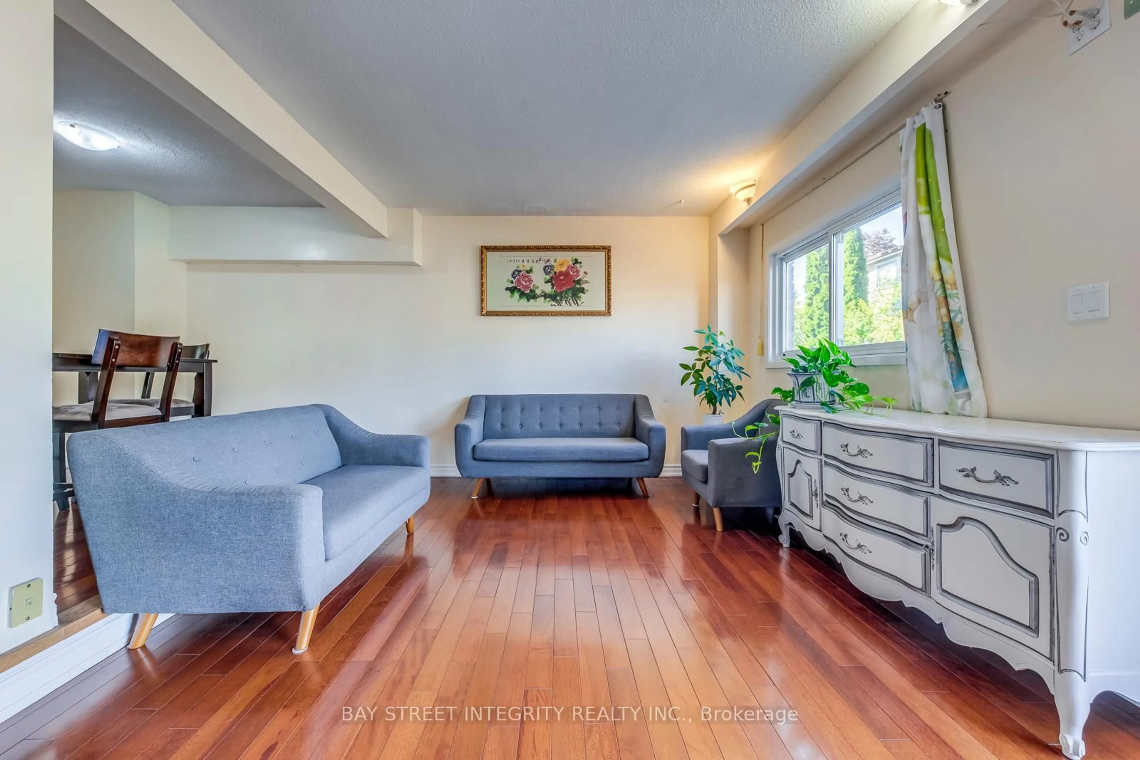 Living room with furniture, unknown for 200 Invergordon Ave, Toronto Ontario M1S 4A1