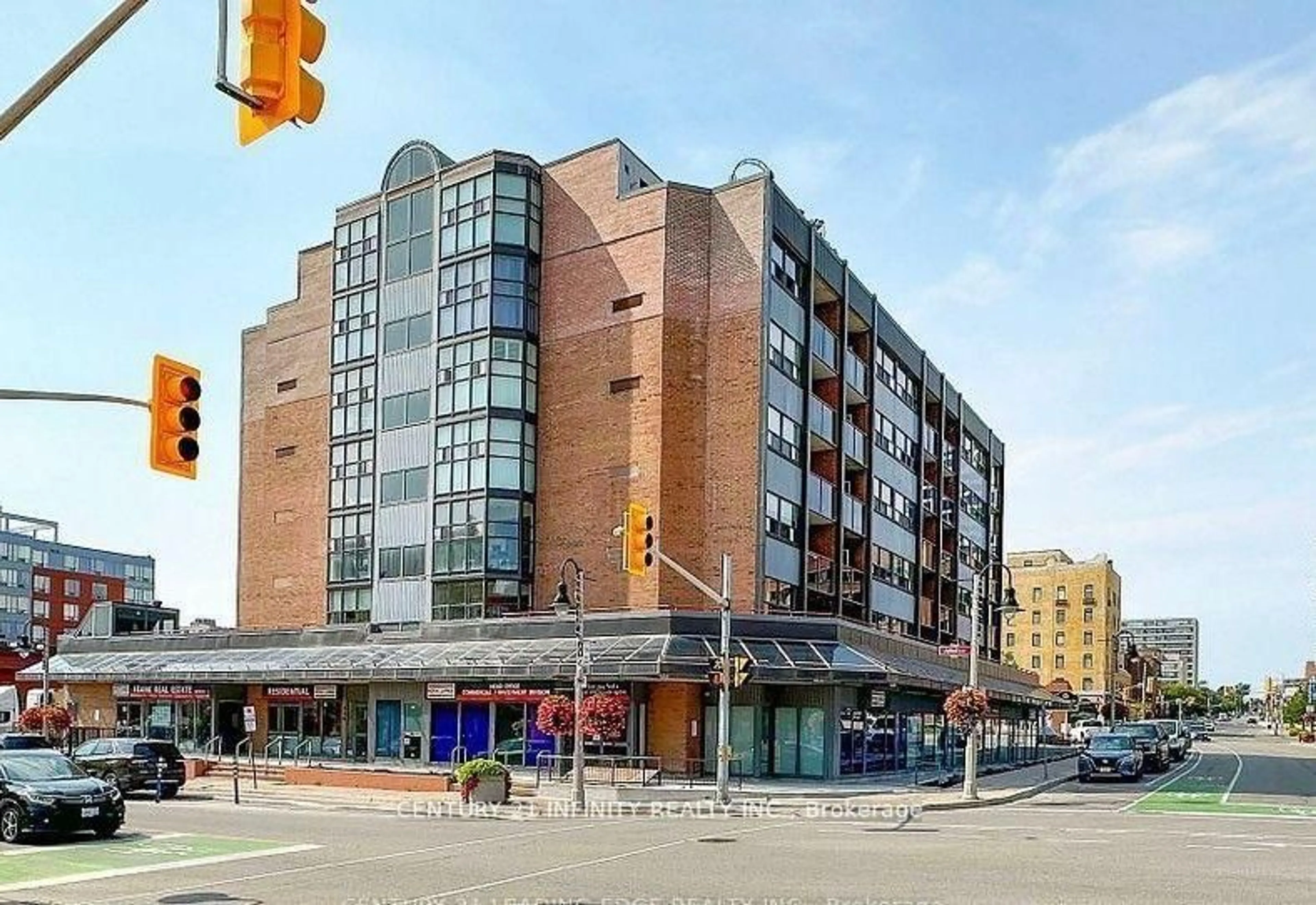 Patio, building for 80 Athol St #306, Oshawa Ontario L1H 8B7