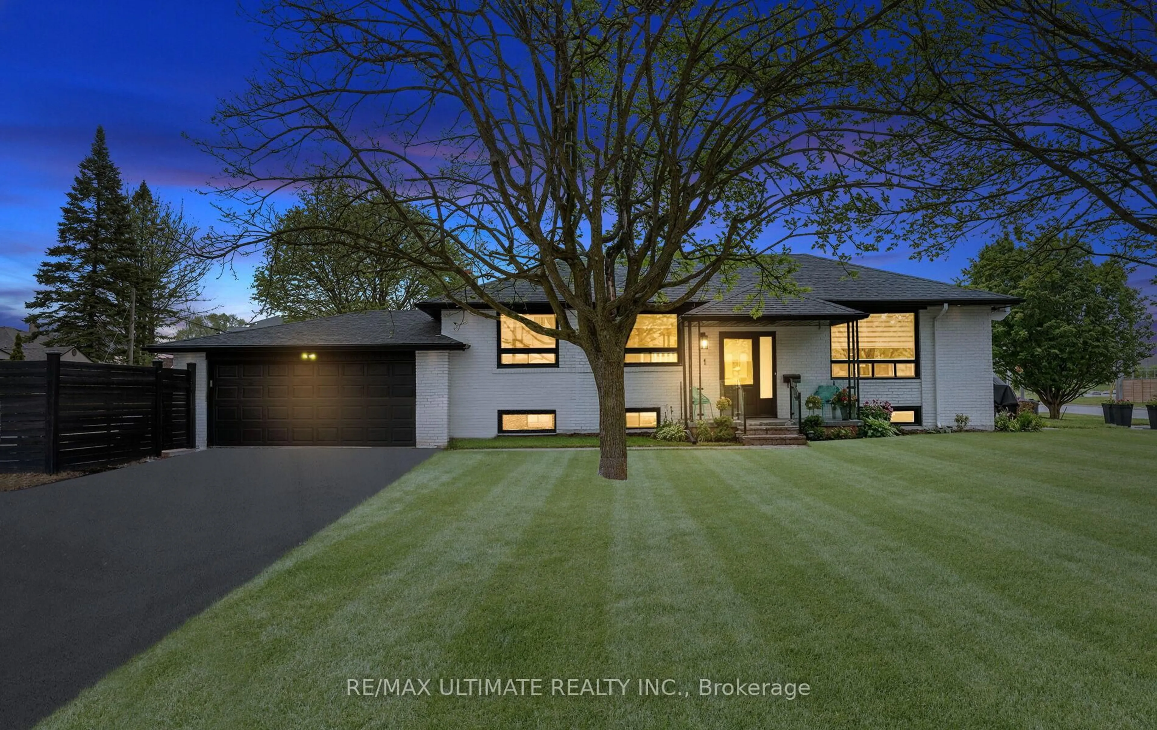 A pic from outside/outdoor area/front of a property/back of a property/a pic from drone, street for 1 Arnham Rd, Toronto Ontario M1R 2E5