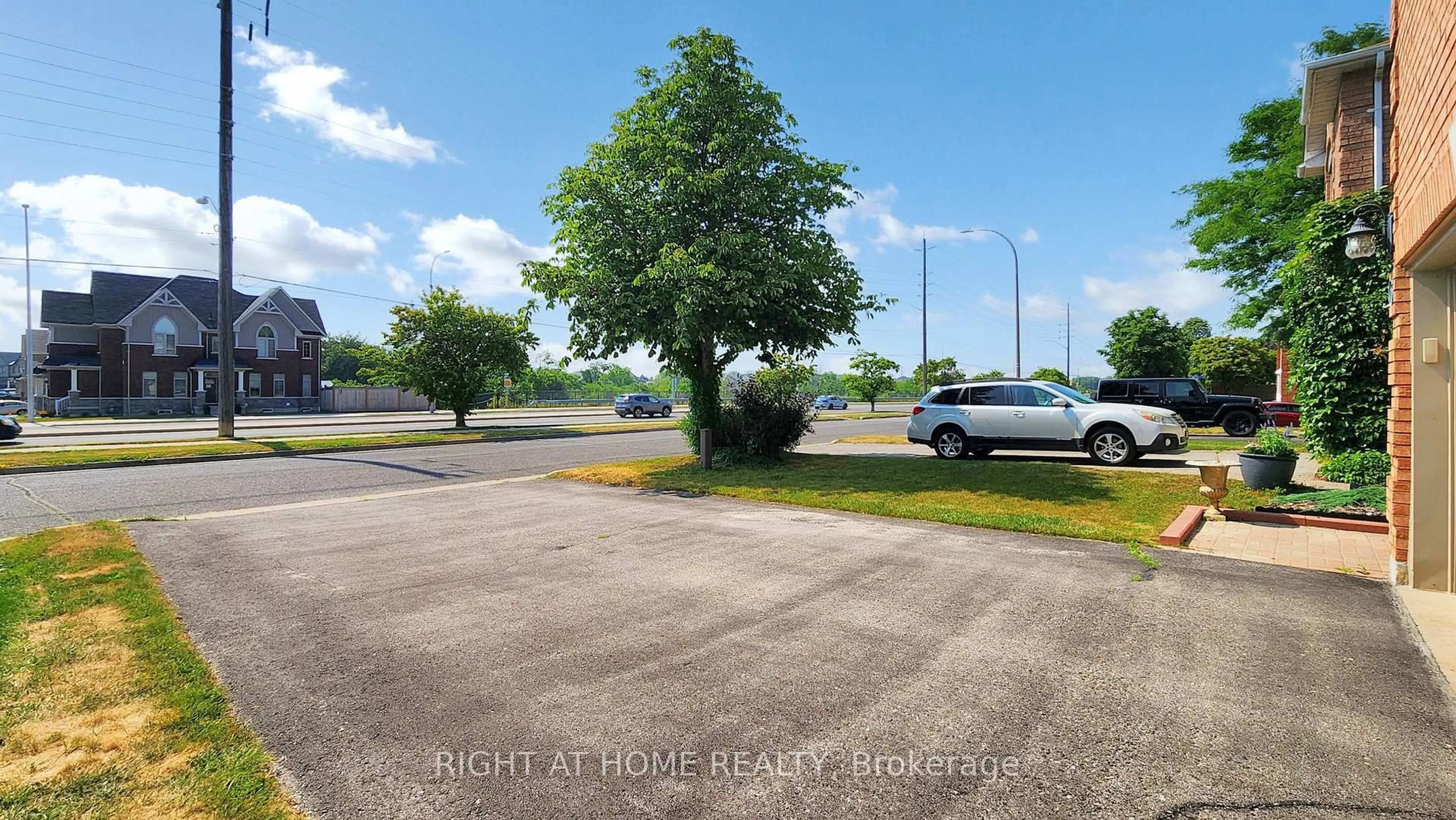 Unknown for 46 Furrow Dr, Whitby Ontario L1R 1Y7