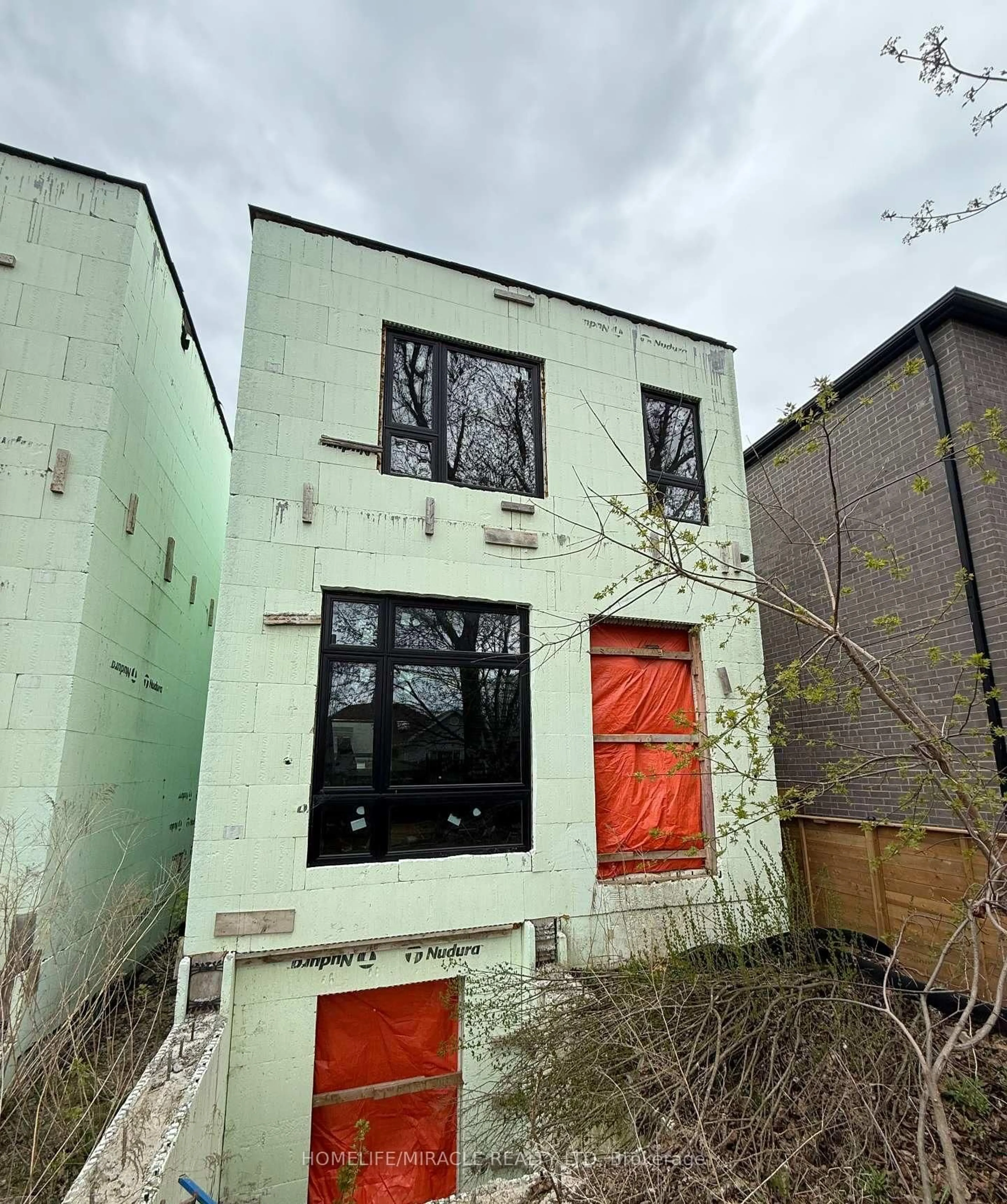 Unknown for 40 August Ave, Toronto Ontario M1L 3M9