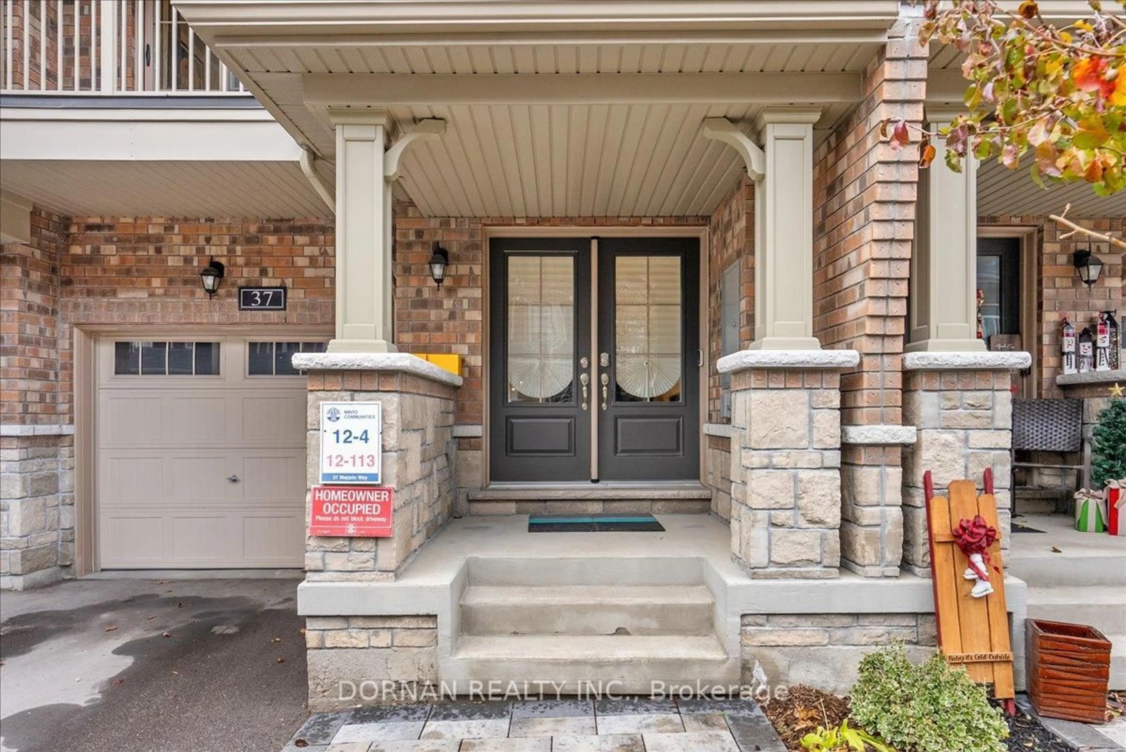 Indoor entryway for 37 Mappin Way, Whitby Ontario L1R 0R4