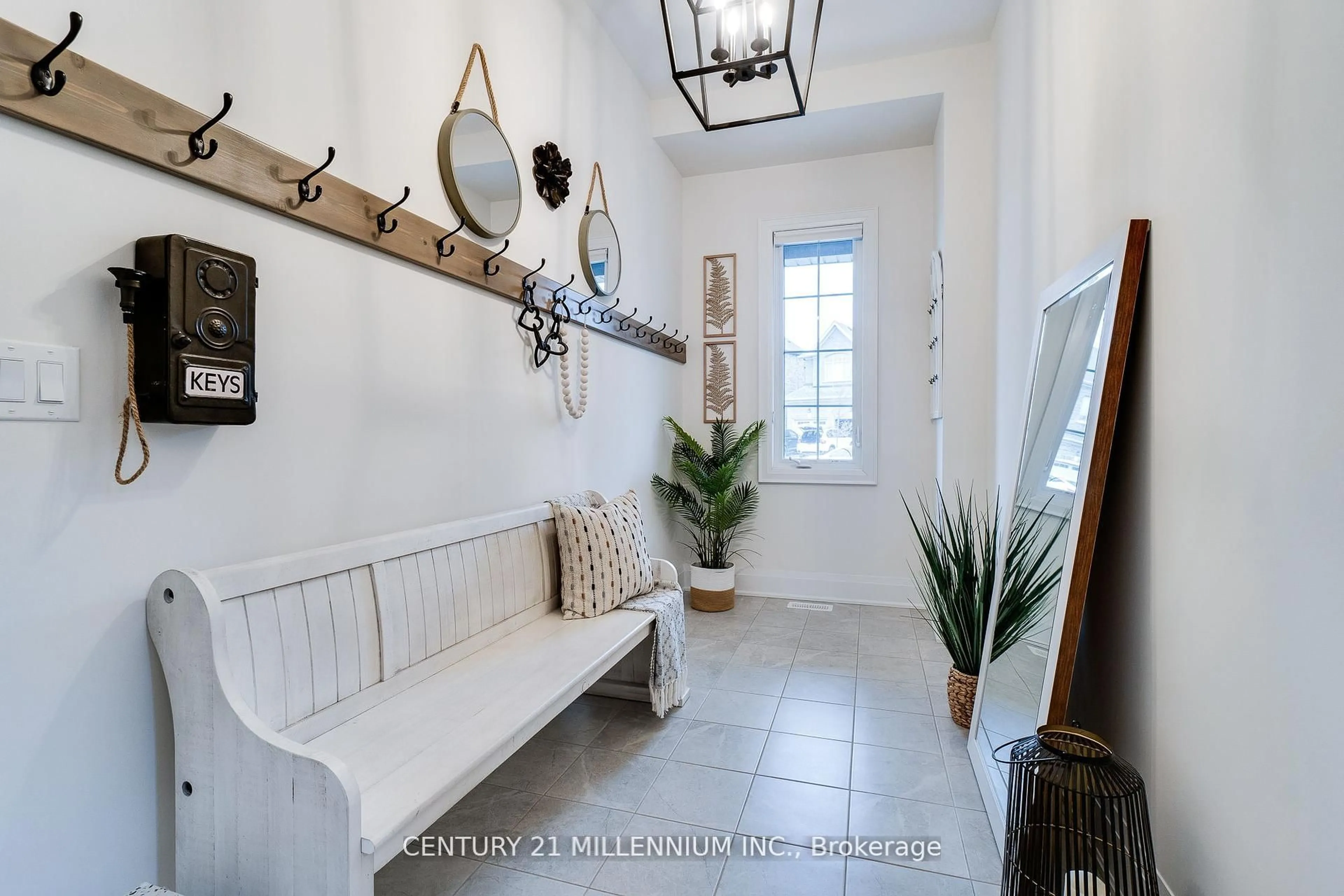 Indoor entryway for 1956 Don White Crt, Oshawa Ontario L1K 1A1