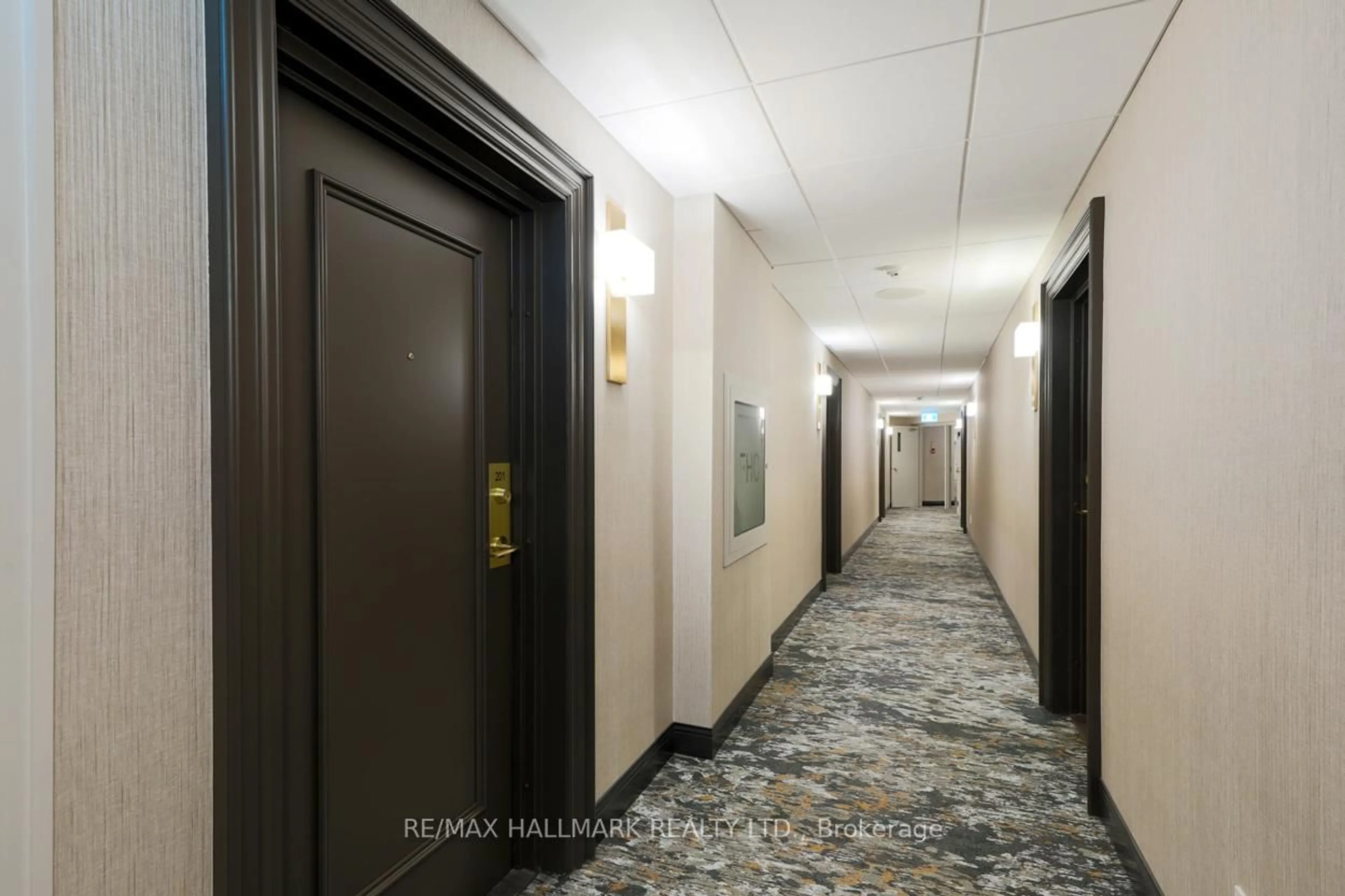 Indoor foyer for 193 Lake Driveway Dr #201, Ajax Ontario L1S 7H8
