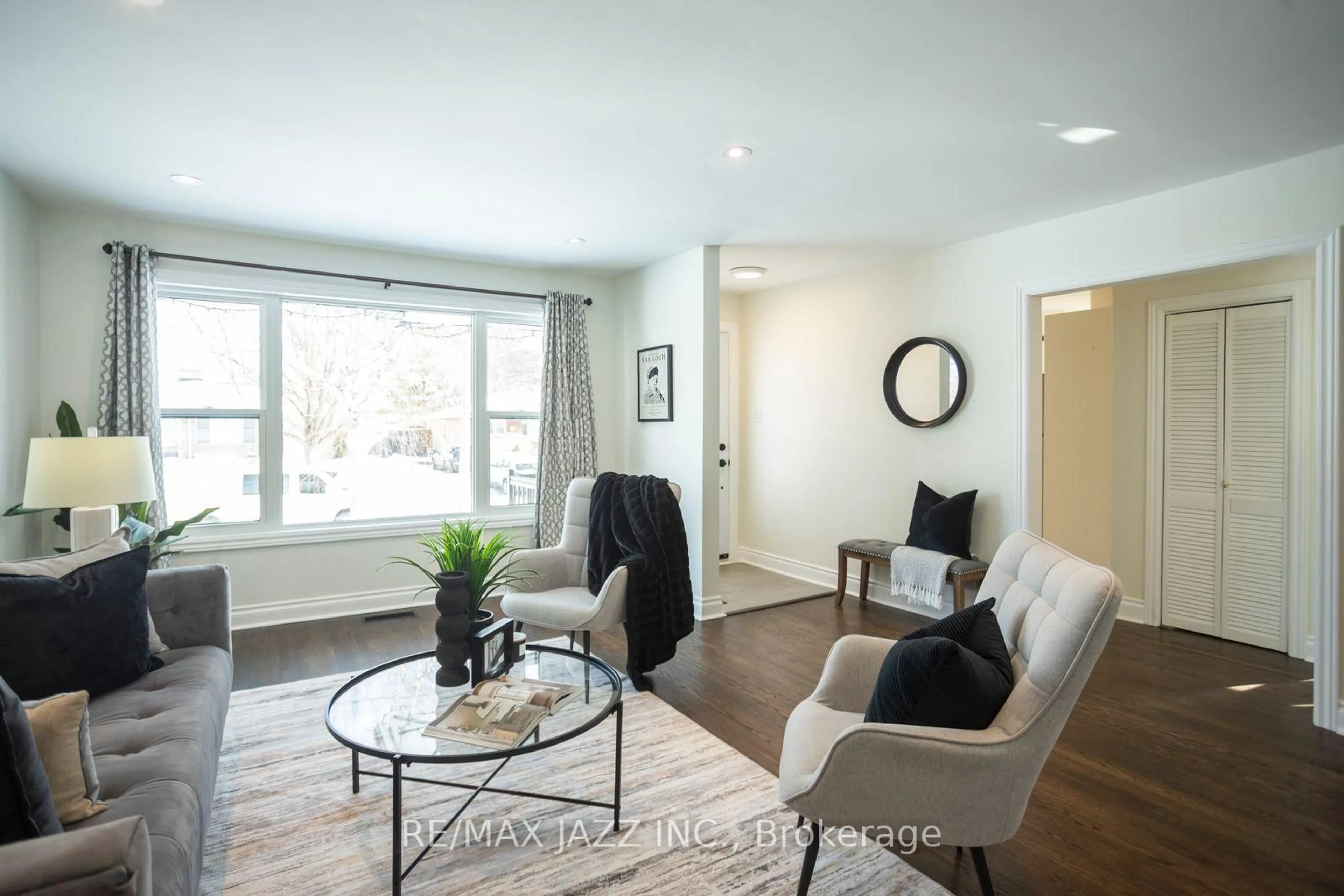 Living room with furniture, wood/laminate floor for 256 Trent St, Oshawa Ontario L1J 4N1