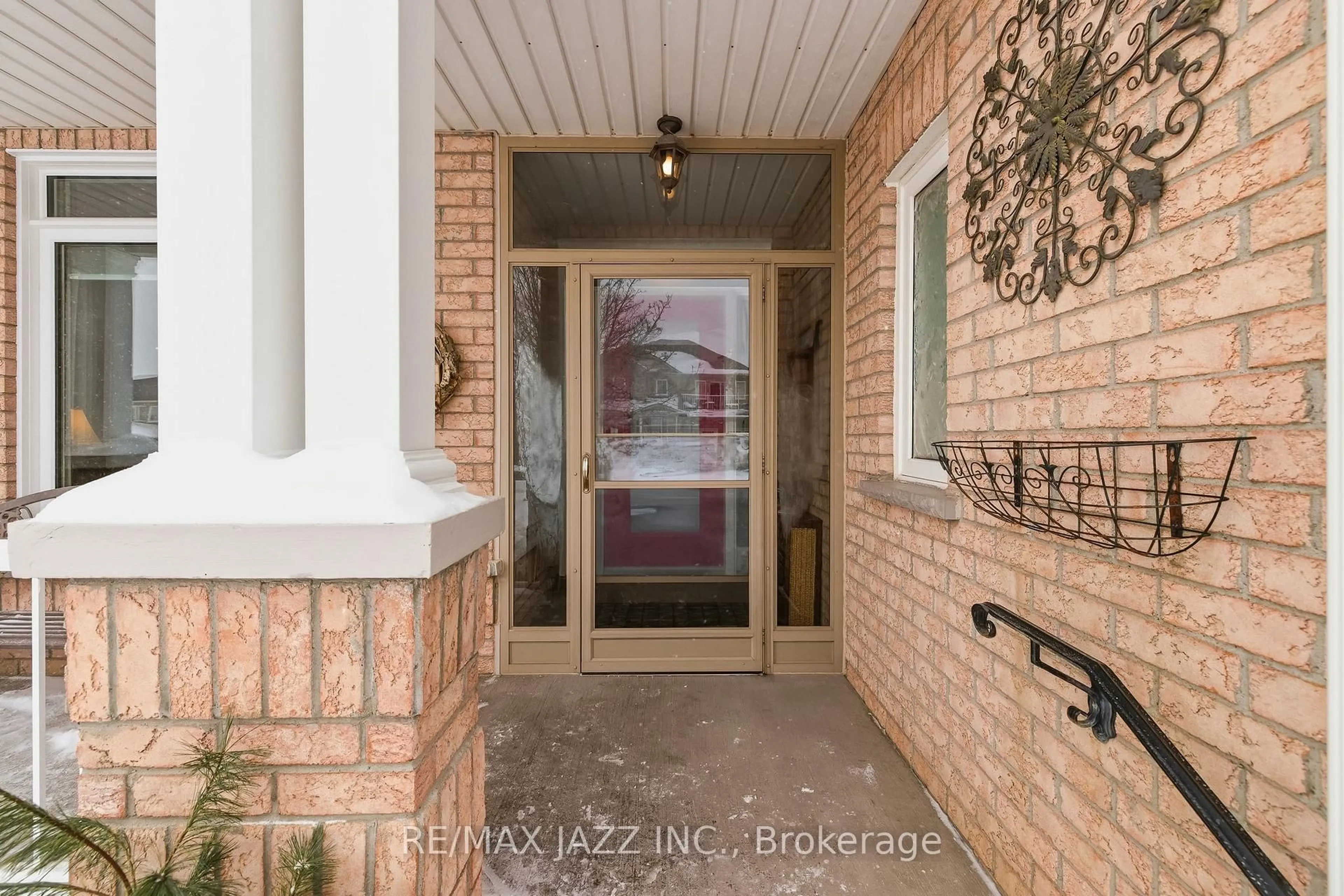 Indoor entryway for 107 Earl Cuddie Blvd, Scugog Ontario L9L 1T3