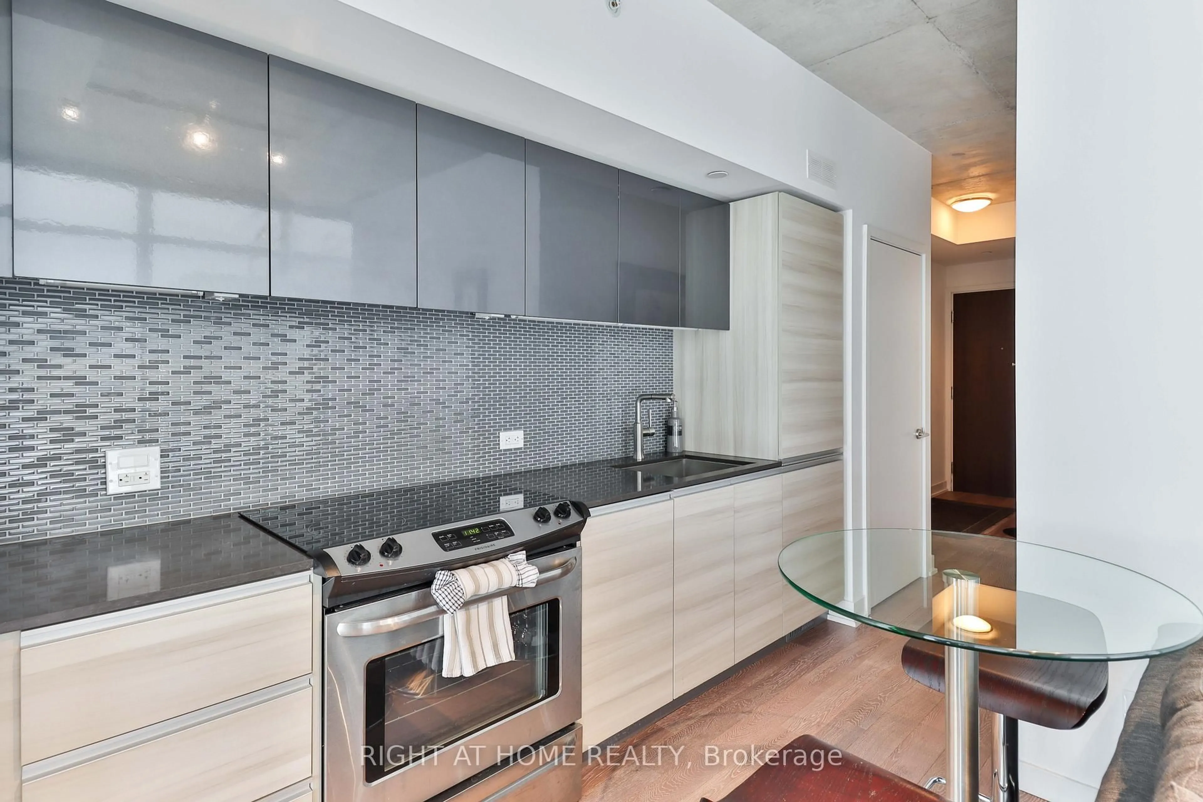Contemporary kitchen, ceramic/tile floor for 1190 Dundas St #906, Toronto Ontario M4M 0C5