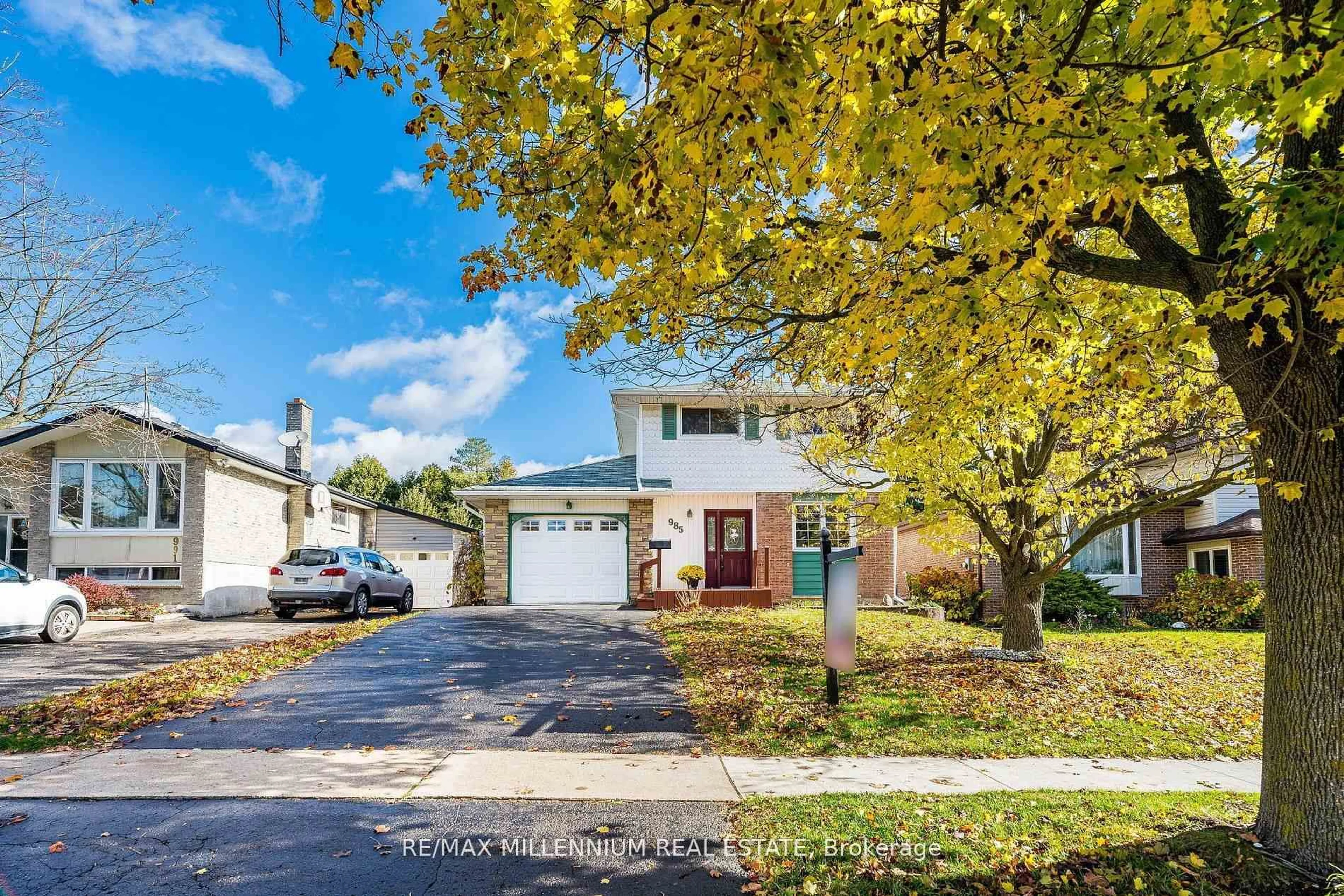 Unknown for 985 Central Park Blvd, Oshawa Ontario L1G 7A7