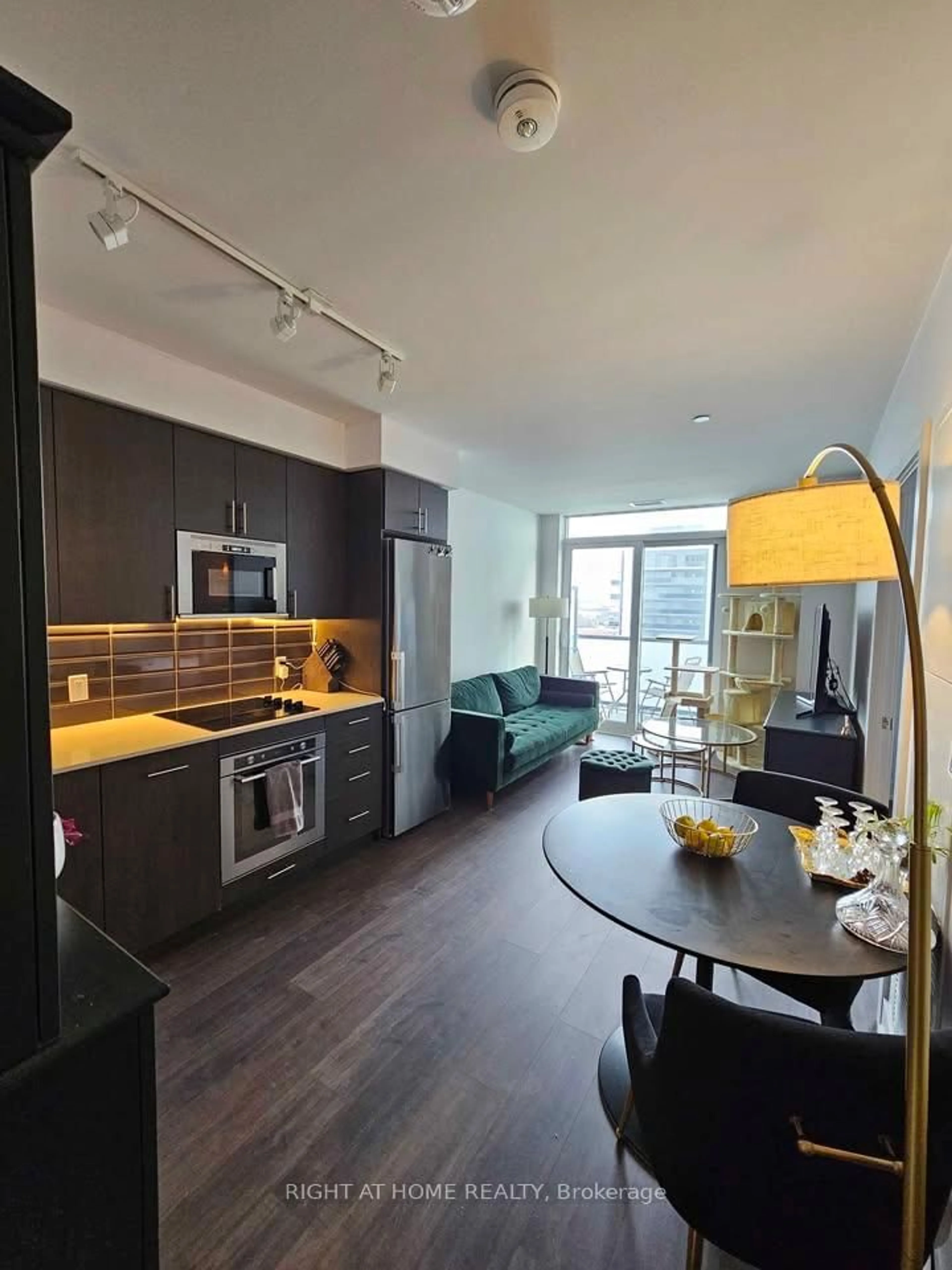 Open concept kitchen, unknown for 2550 Simcoe St #1713, Oshawa Ontario L1L 0R5