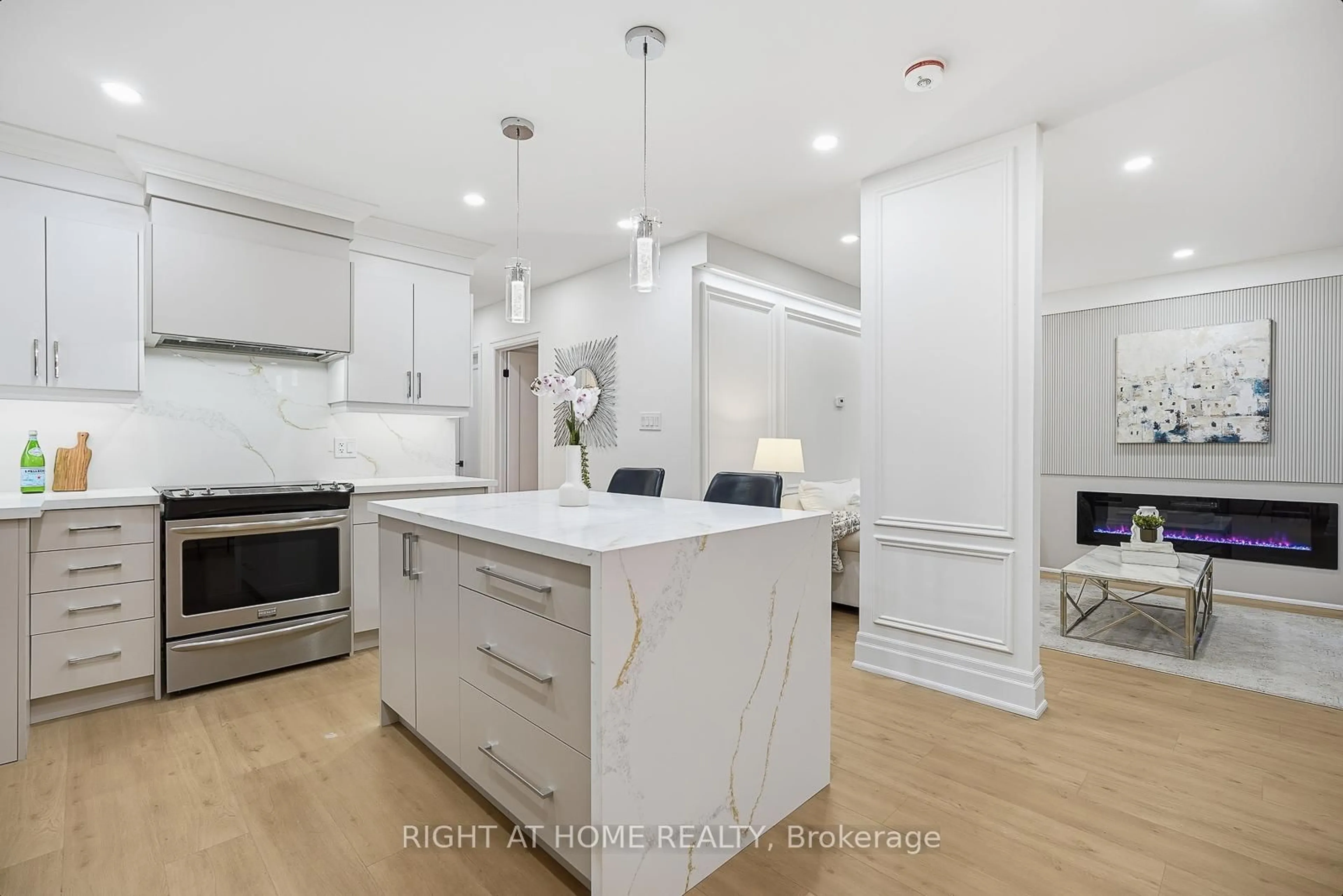 Open concept kitchen, unknown for 162 Tower Dr, Toronto Ontario M1R 3P5