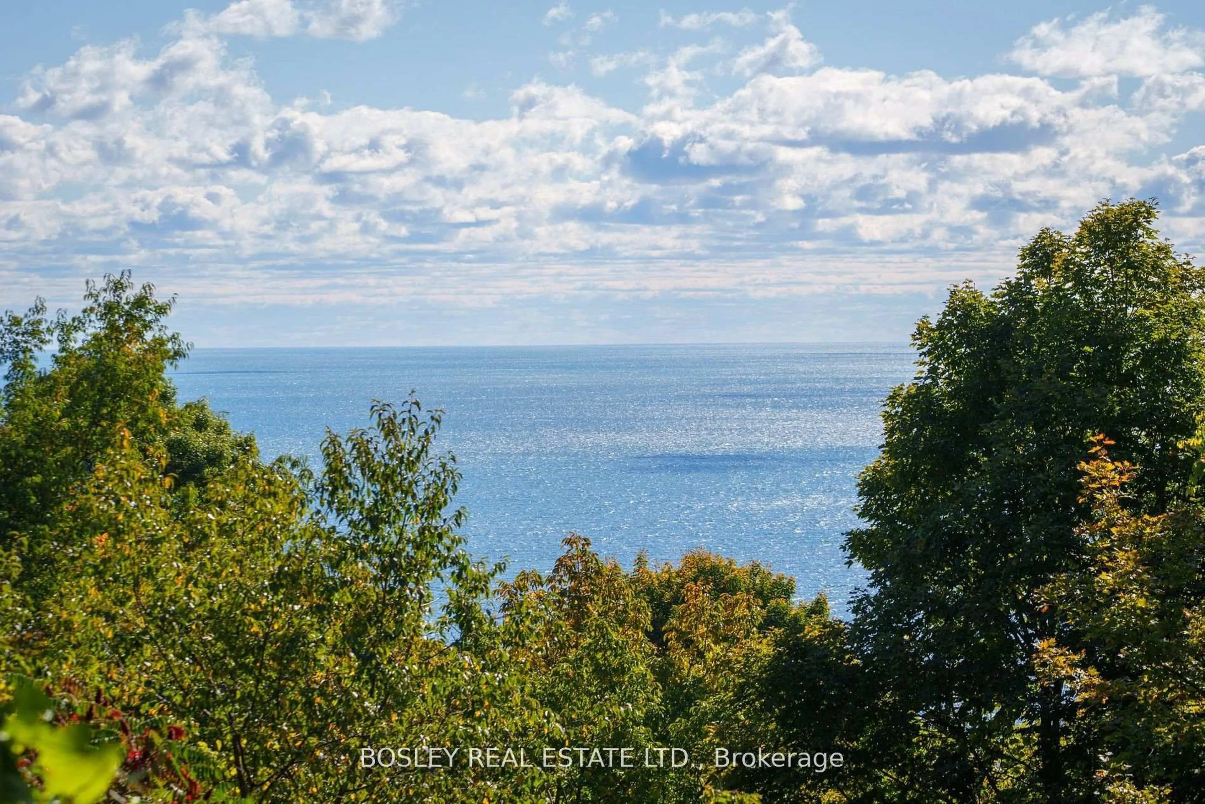 A pic from outside/outdoor area/front of a property/back of a property/a pic from drone, water/lake/river/ocean view for 25 Ayre Point Rd, Toronto Ontario M1M 1G4