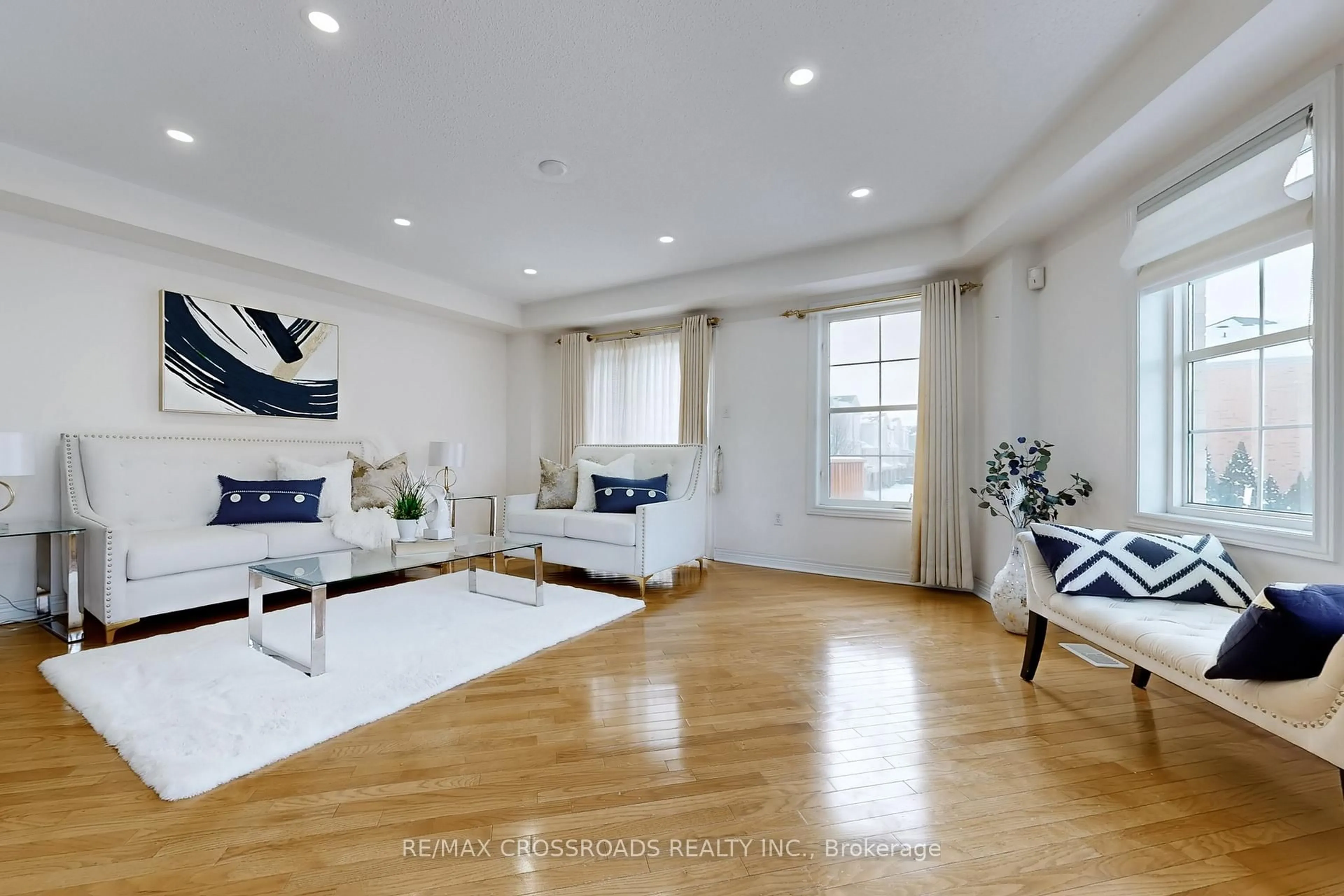 Living room with furniture, unknown for 70 Brockley Dr, Toronto Ontario M1P 0A2