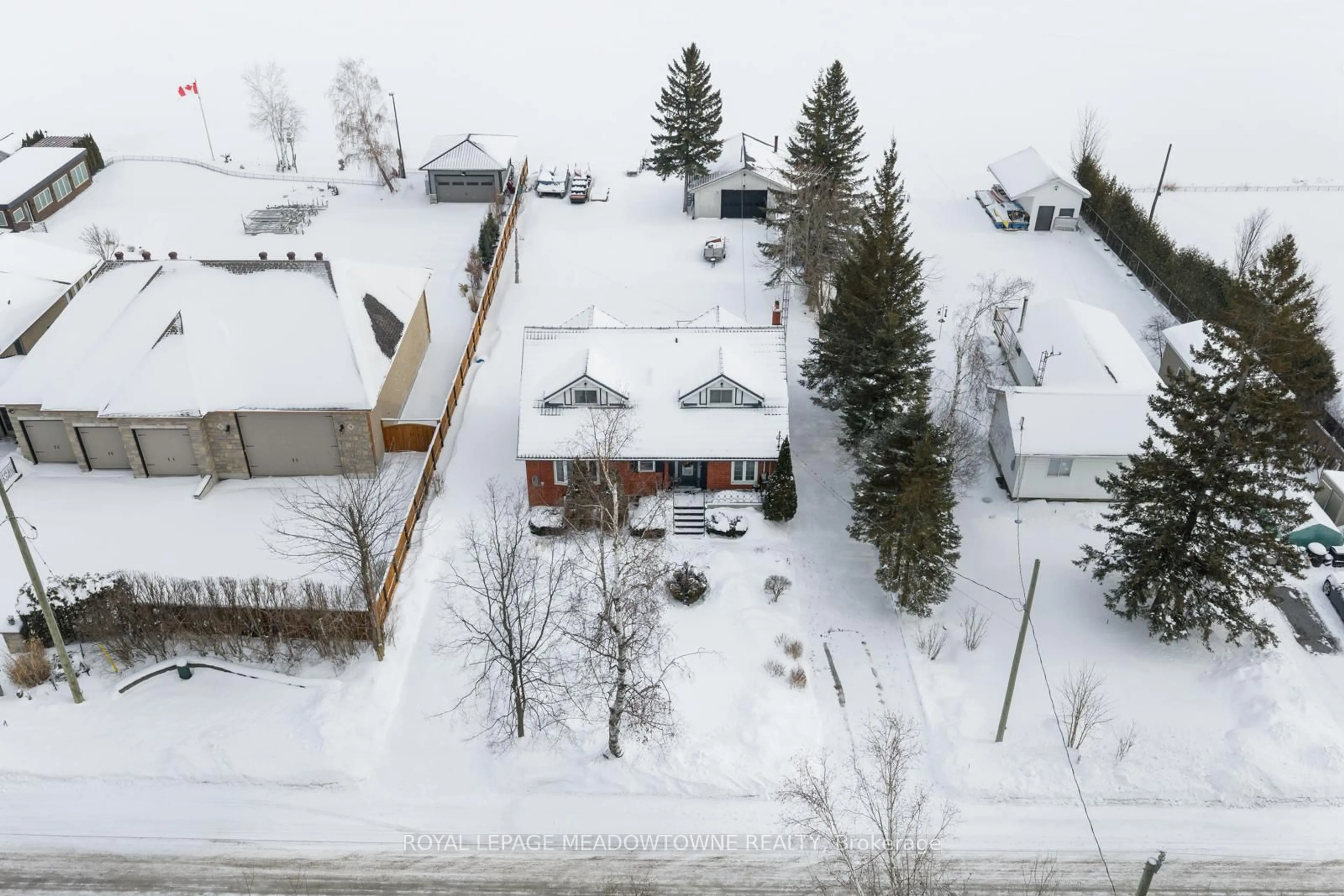 A pic from outside/outdoor area/front of a property/back of a property/a pic from drone, street for 61 Aldred Dr, Scugog Ontario L9L 1B4