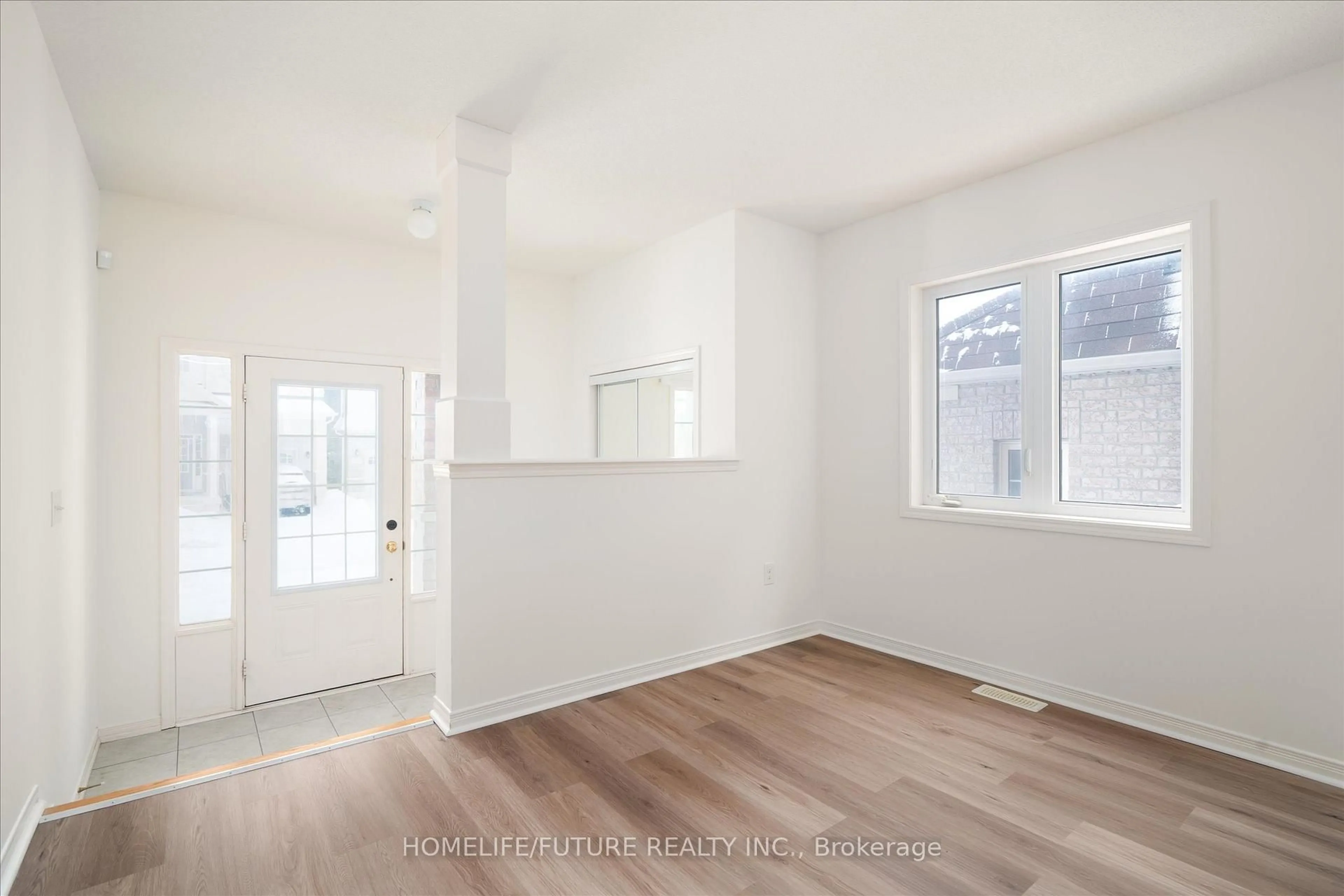 Indoor entryway for 39 Barnfield Cres, Ajax Ontario L1Z 0T3