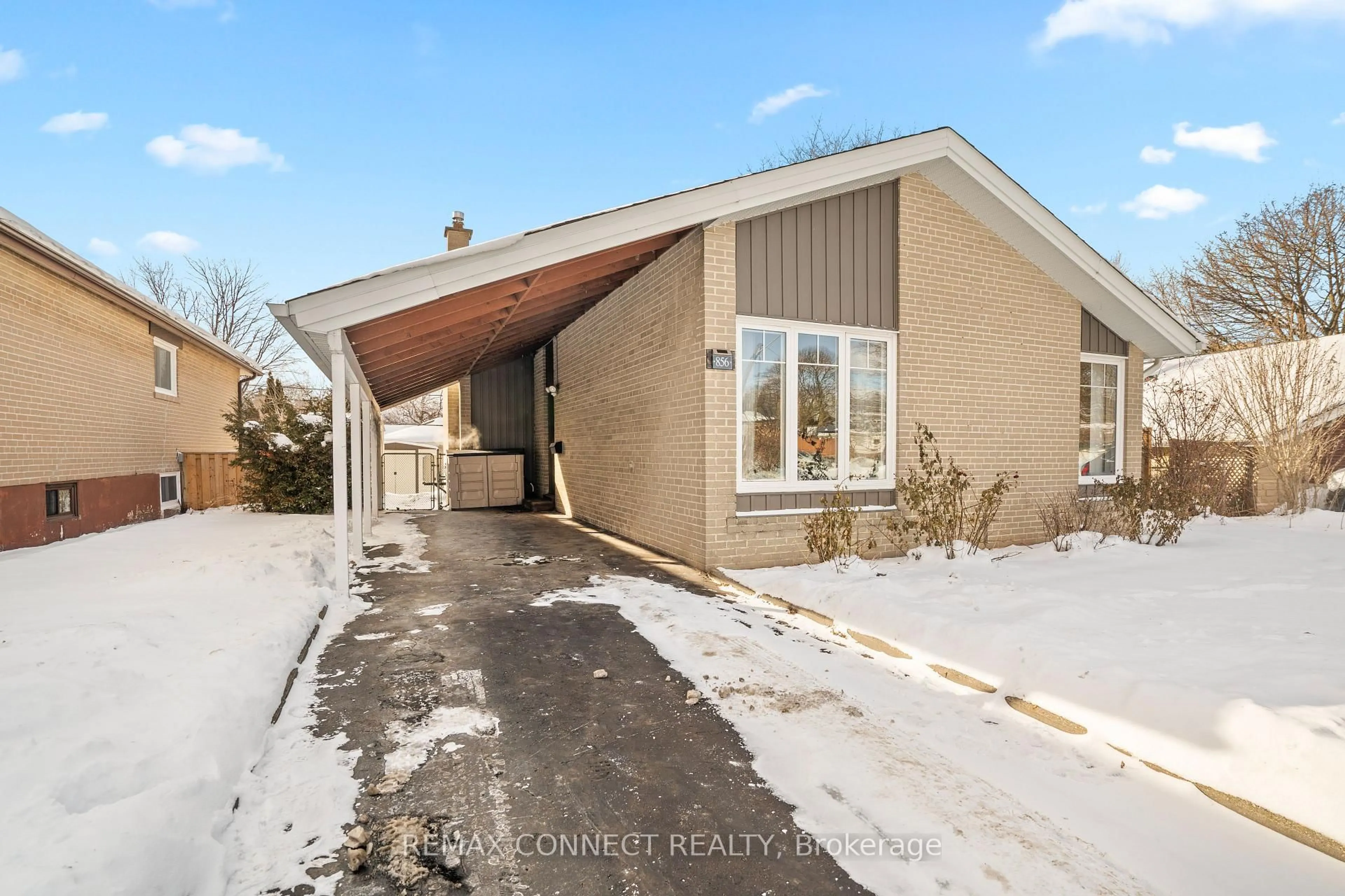 Unknown for 856 Chapleau Dr, Pickering Ontario L1W 1P4