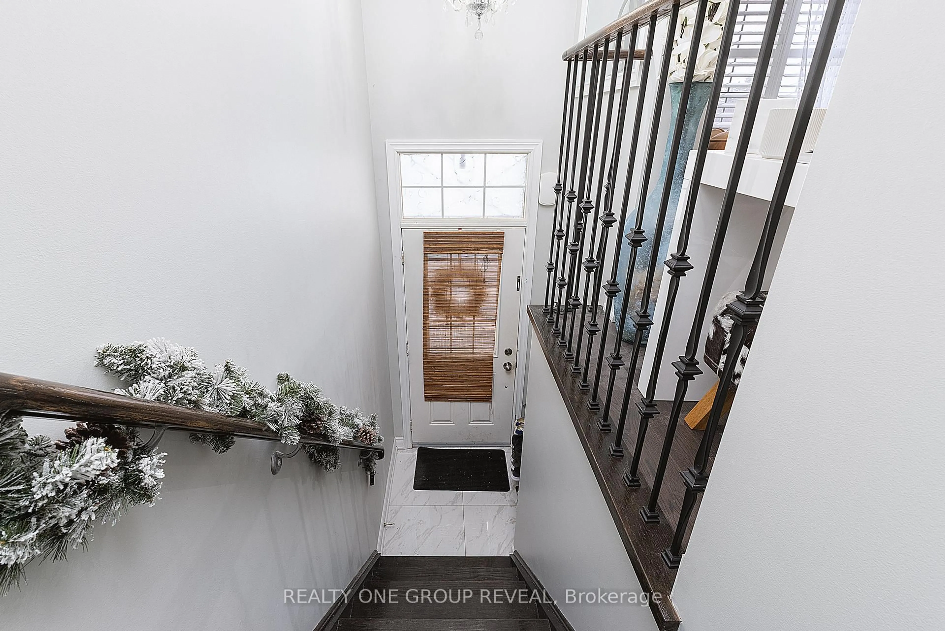 Indoor foyer for 22 Lavan Lane #67, Ajax Ontario L1T 0H1
