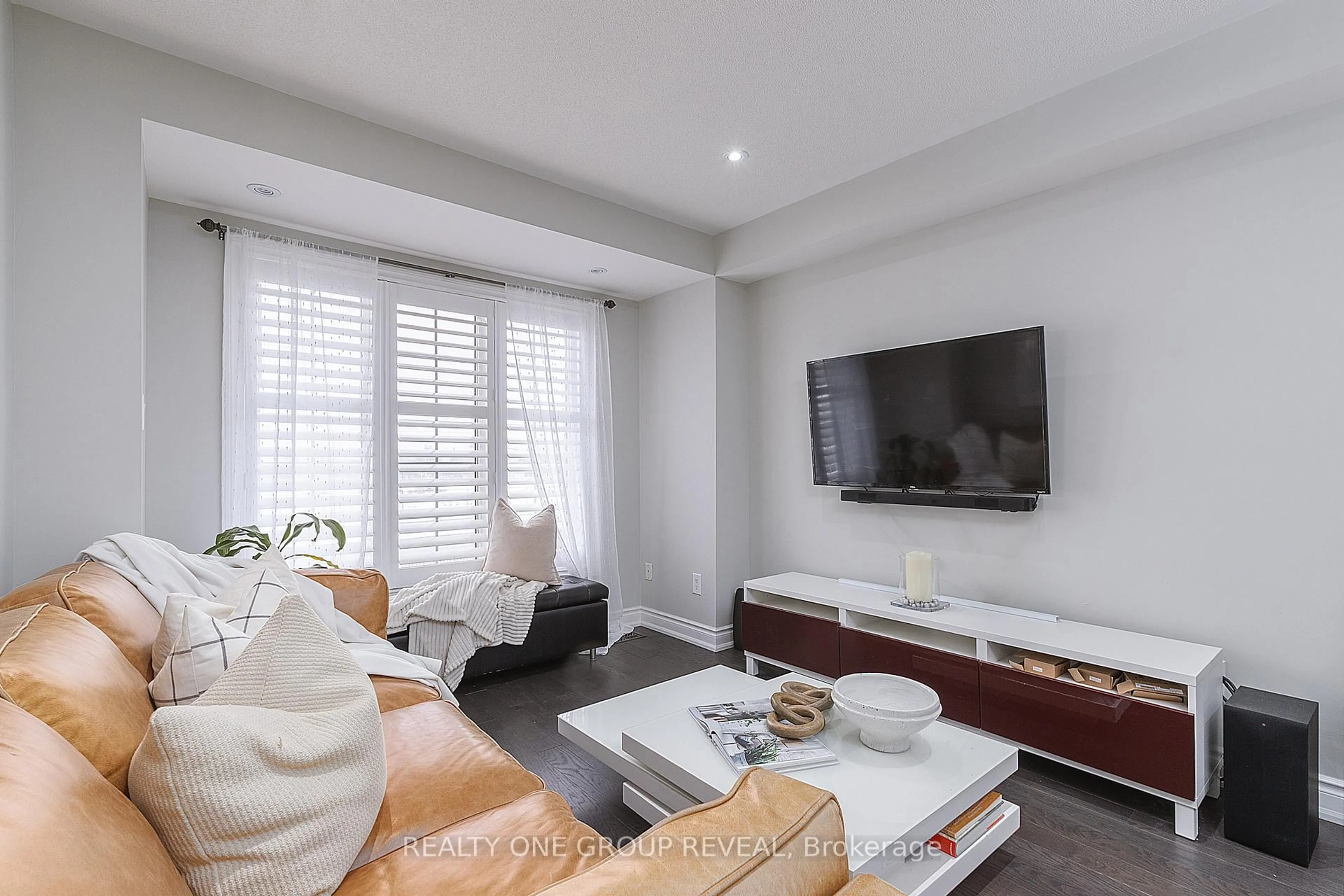 Living room with furniture, unknown for 22 Lavan Lane #67, Ajax Ontario L1T 0H1