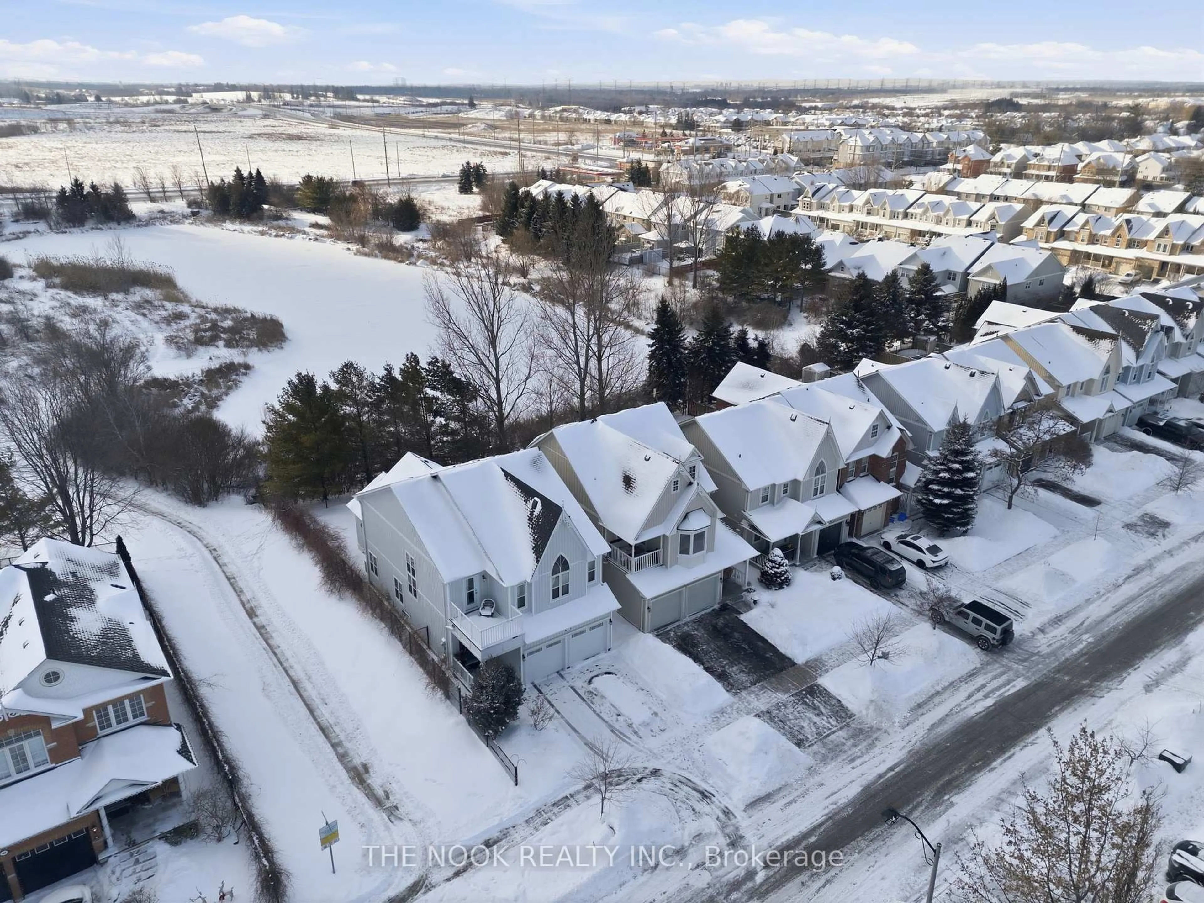 A pic from outside/outdoor area/front of a property/back of a property/a pic from drone, unknown for 53 Kinross Ave, Whitby Ontario L1M 2C4
