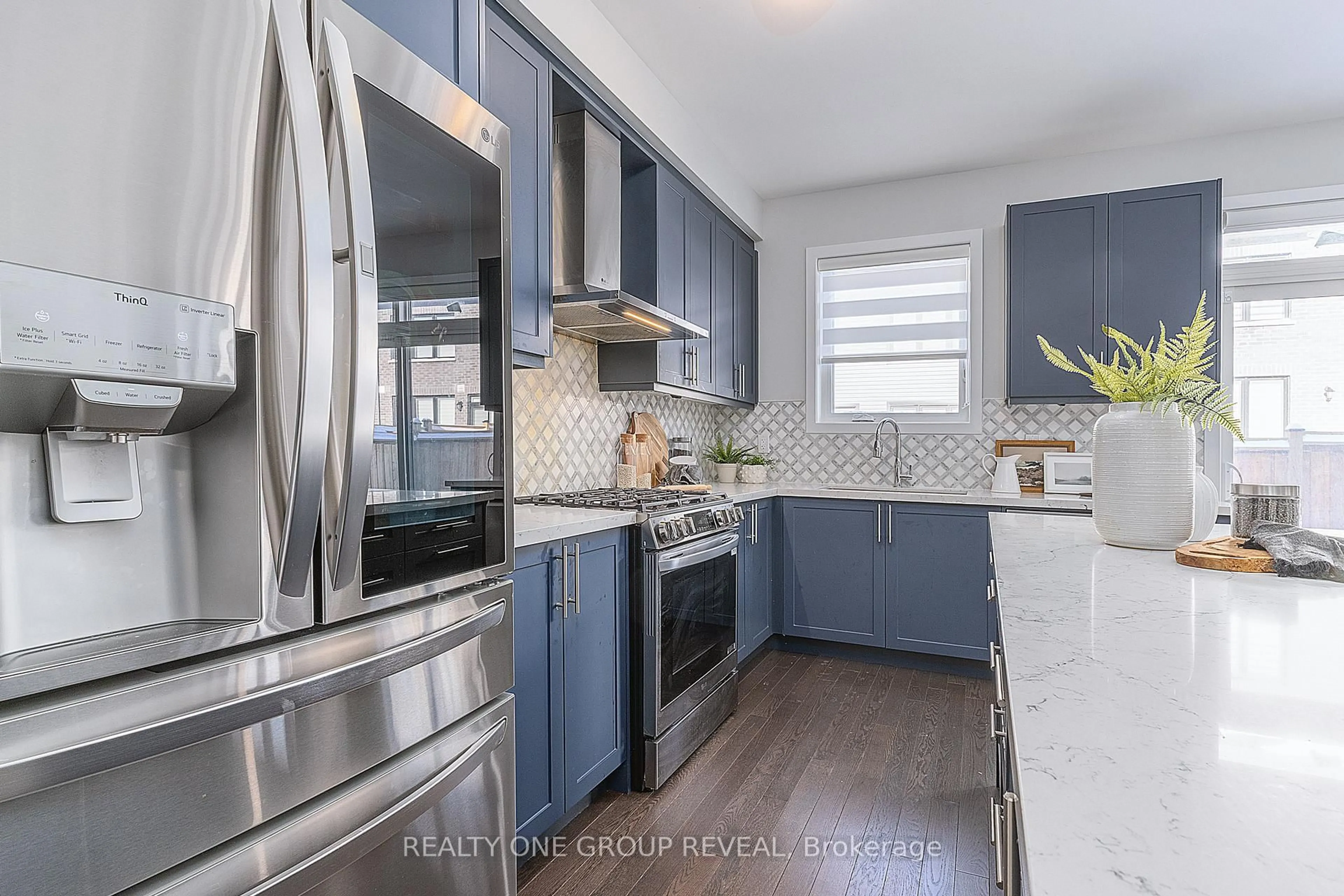 Open concept kitchen, unknown for 1044 Suddard Ave, Oshawa Ontario L1L 0V5