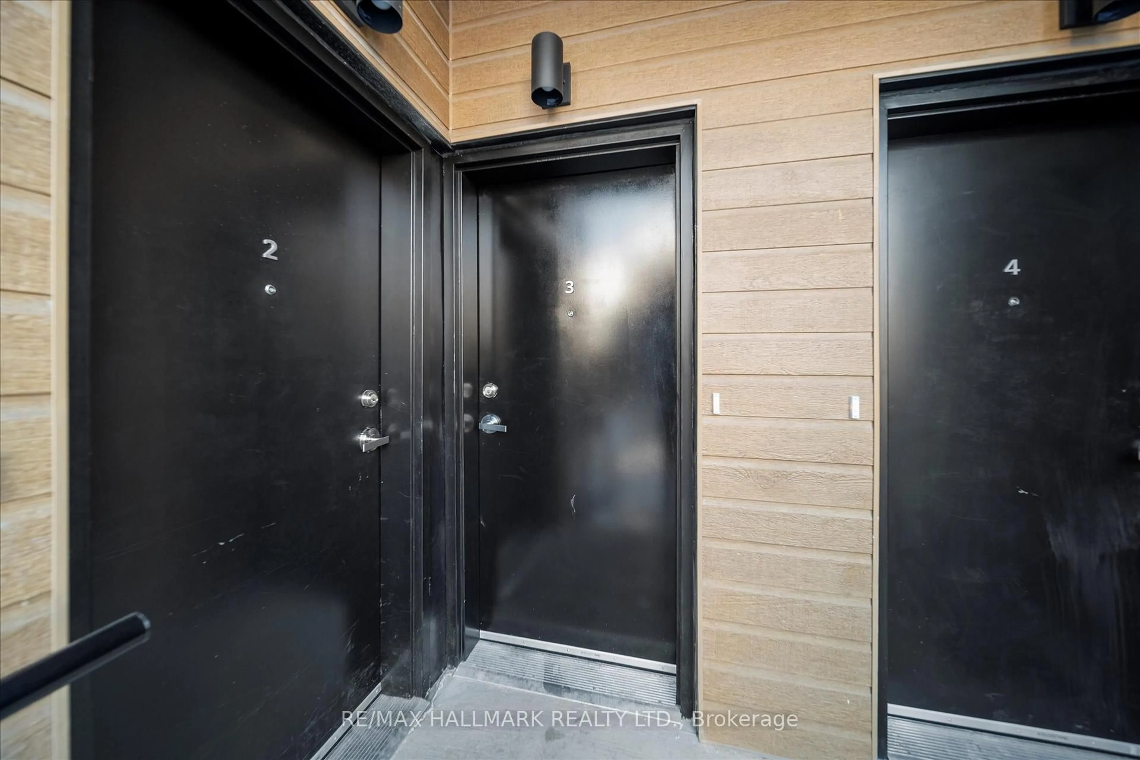 Indoor foyer for 170 Clonmore Ave #3, Toronto Ontario M1N 0B9