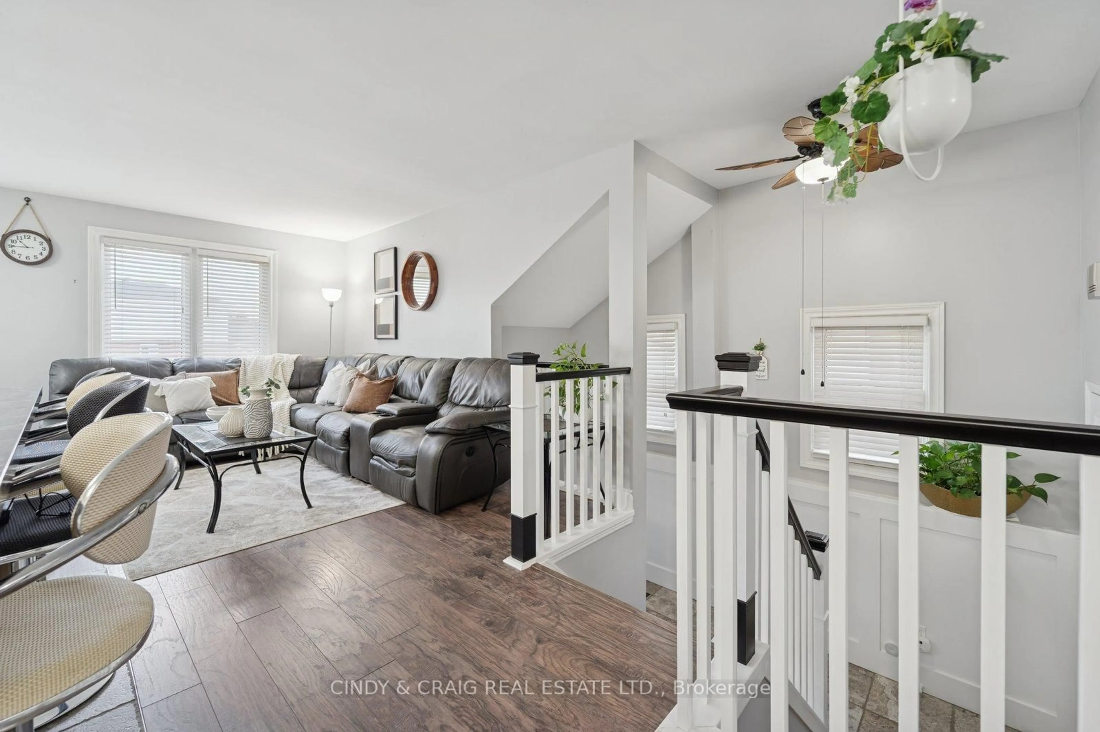 Open concept kitchen, wood/laminate floor for 7 Empire Cres, Clarington Ontario L1E 1E4