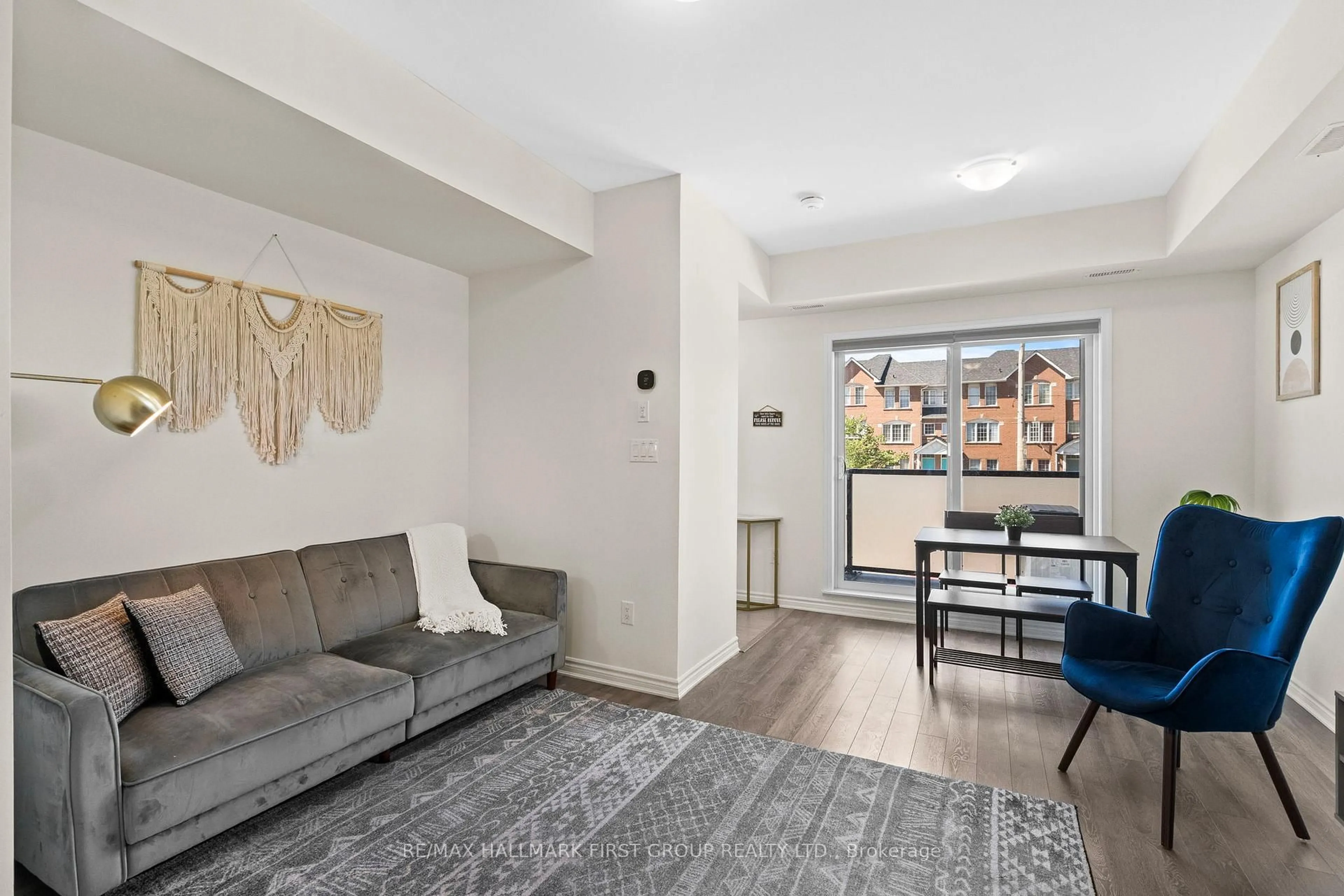 Living room with furniture, unknown for 2791 Eglinton Ave #522, Toronto Ontario M1J 0B3