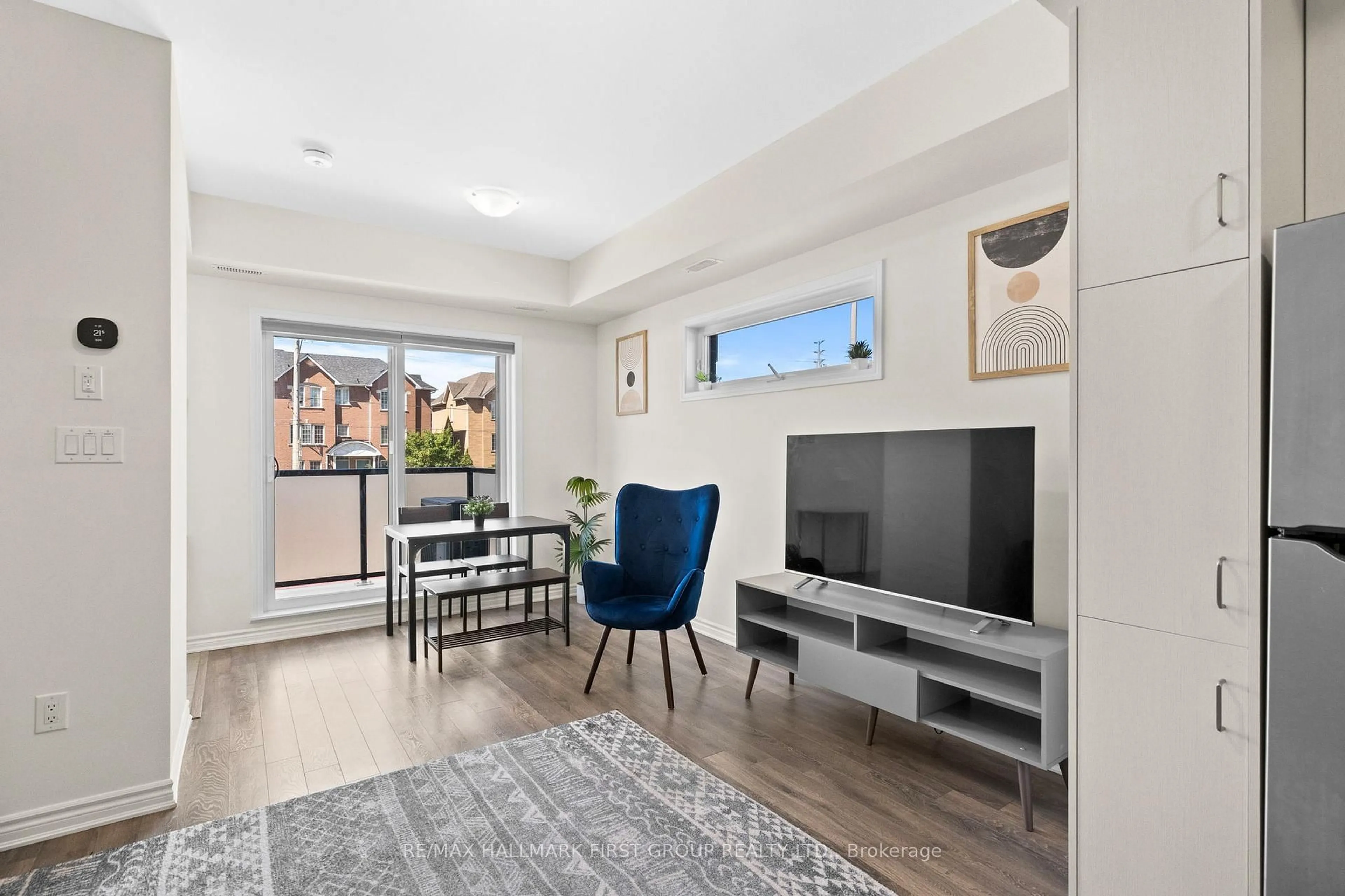 Living room with furniture, unknown for 2791 Eglinton Ave #522, Toronto Ontario M1J 0B3