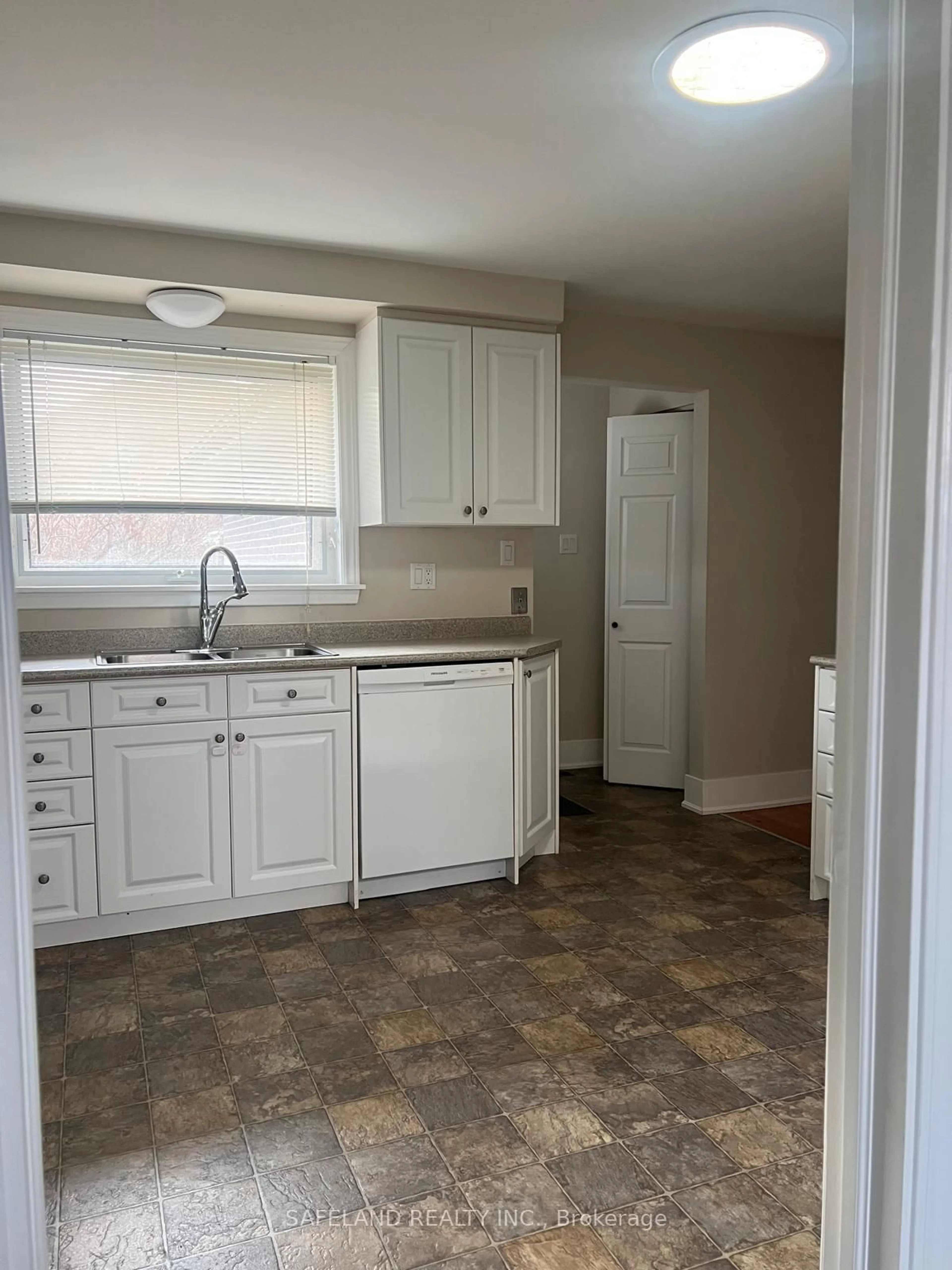 Standard kitchen, ceramic/tile floor for 31 Cowling Cres, Ajax Ontario L1S 2Z6
